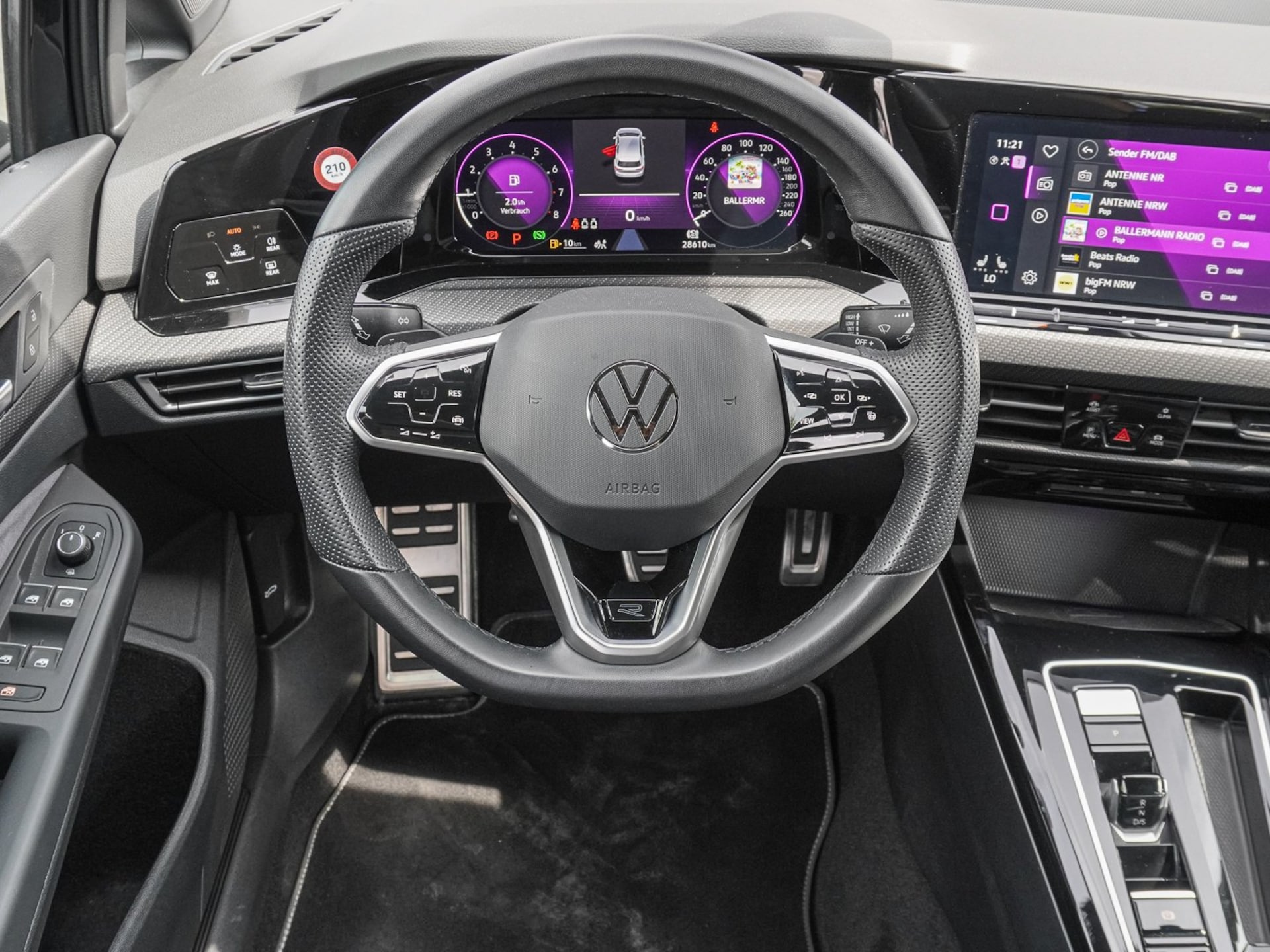 Volkswagen Golf R-Line