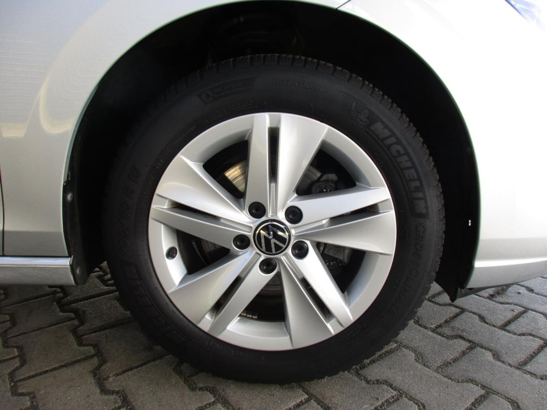 Volkswagen Golf Life