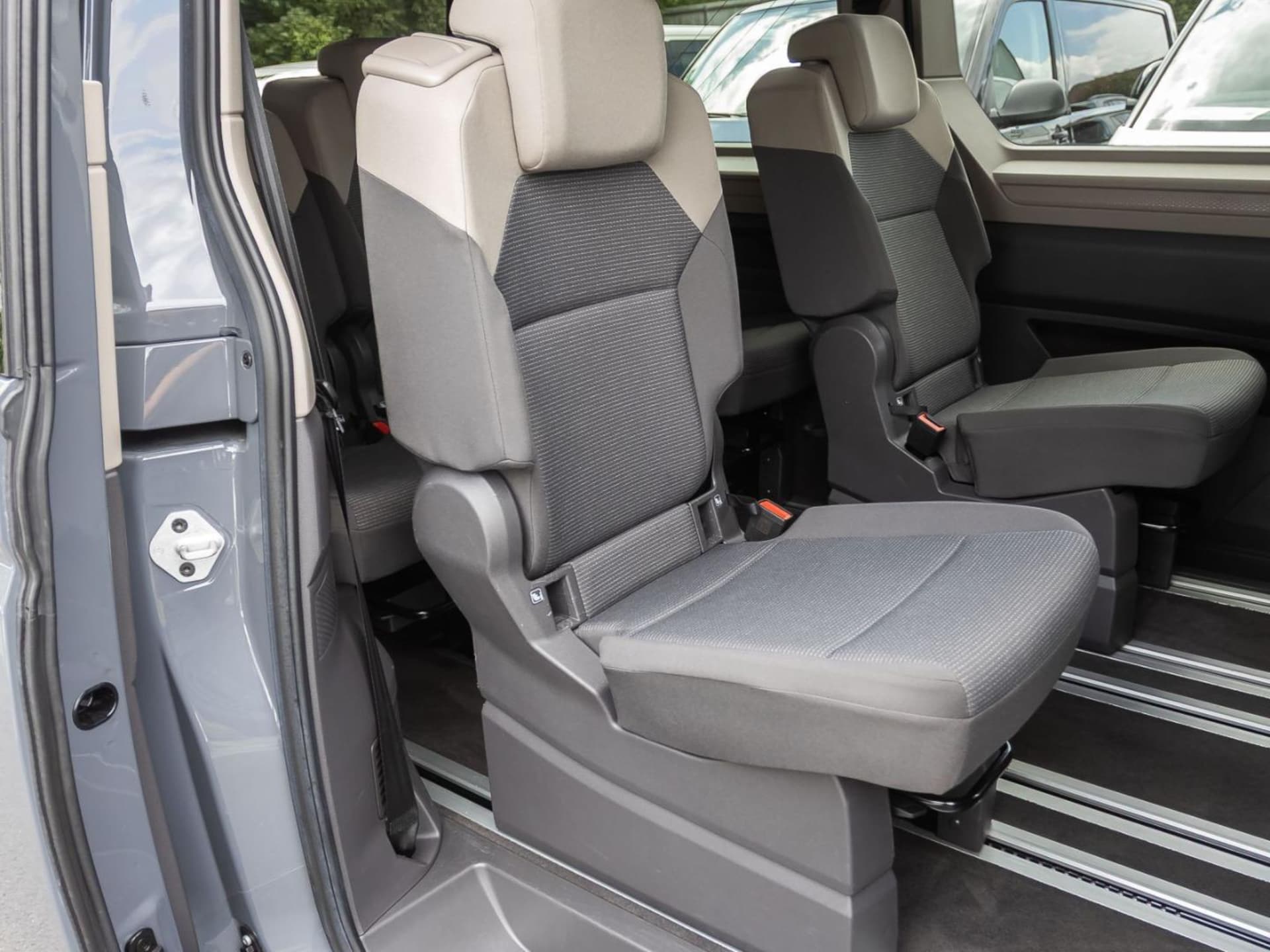 Volkswagen Multivan Basis-Modell