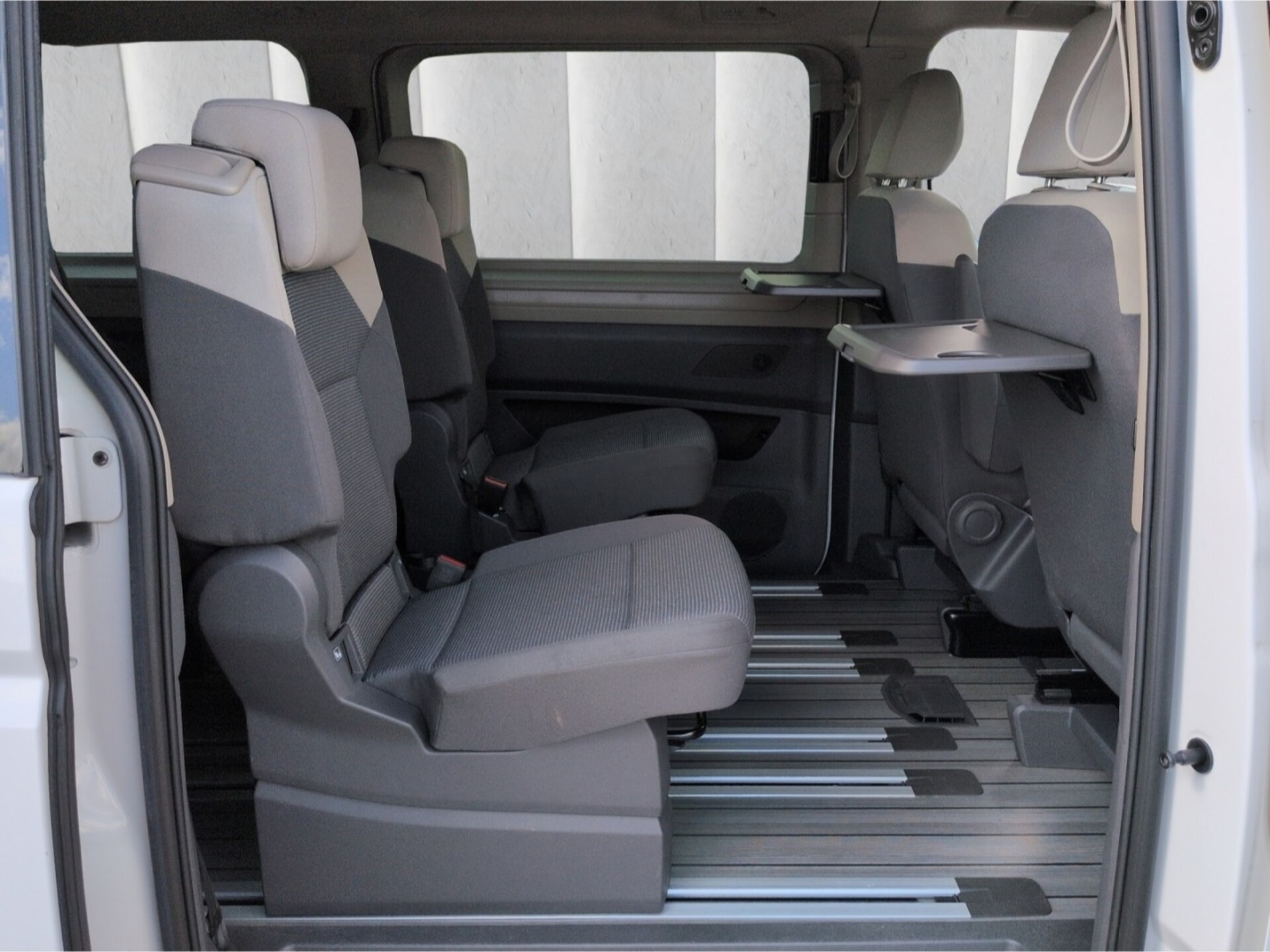 Volkswagen Multivan Langversion Basis-Modell