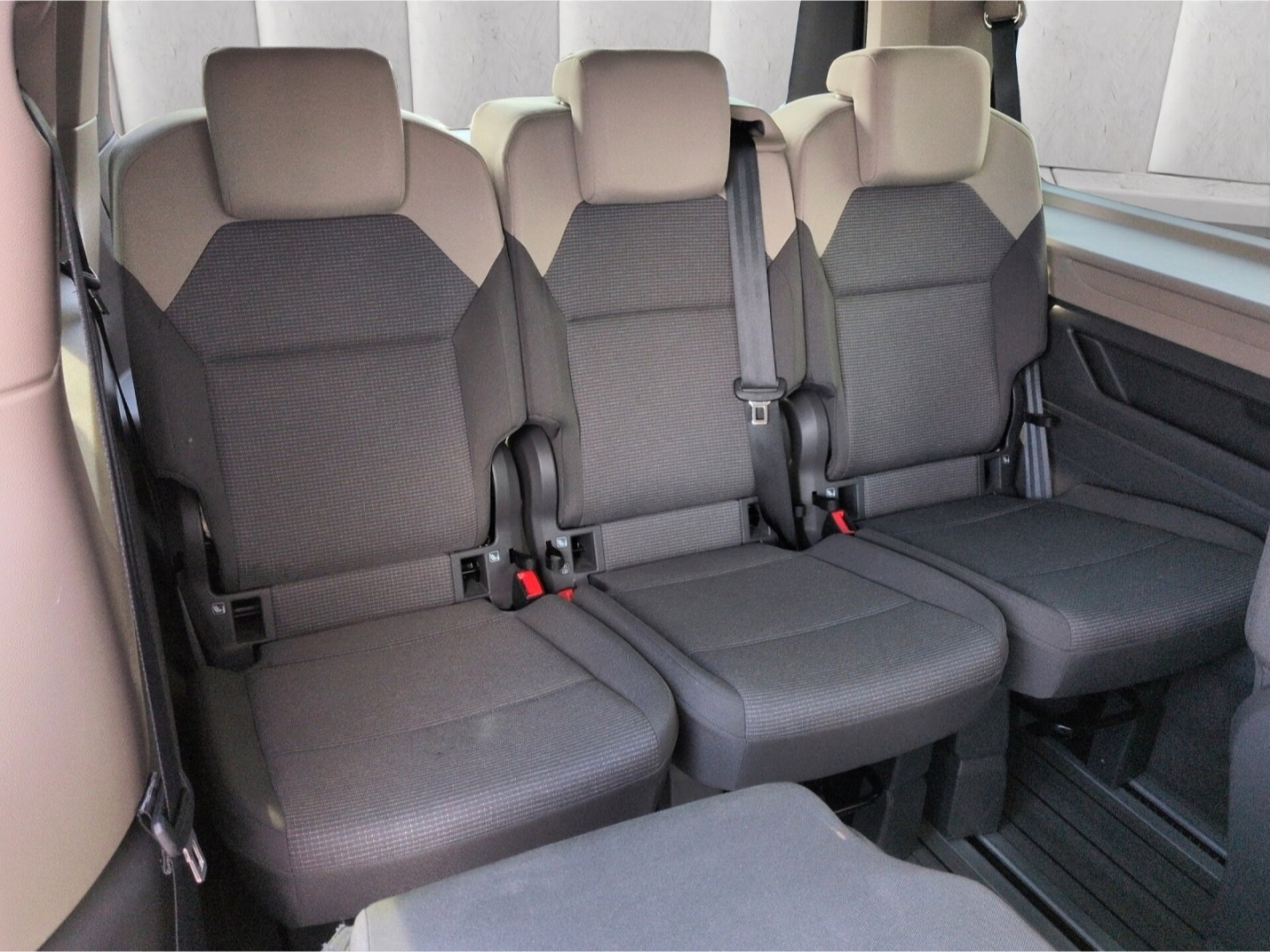 Volkswagen Multivan Langversion Basis-Modell