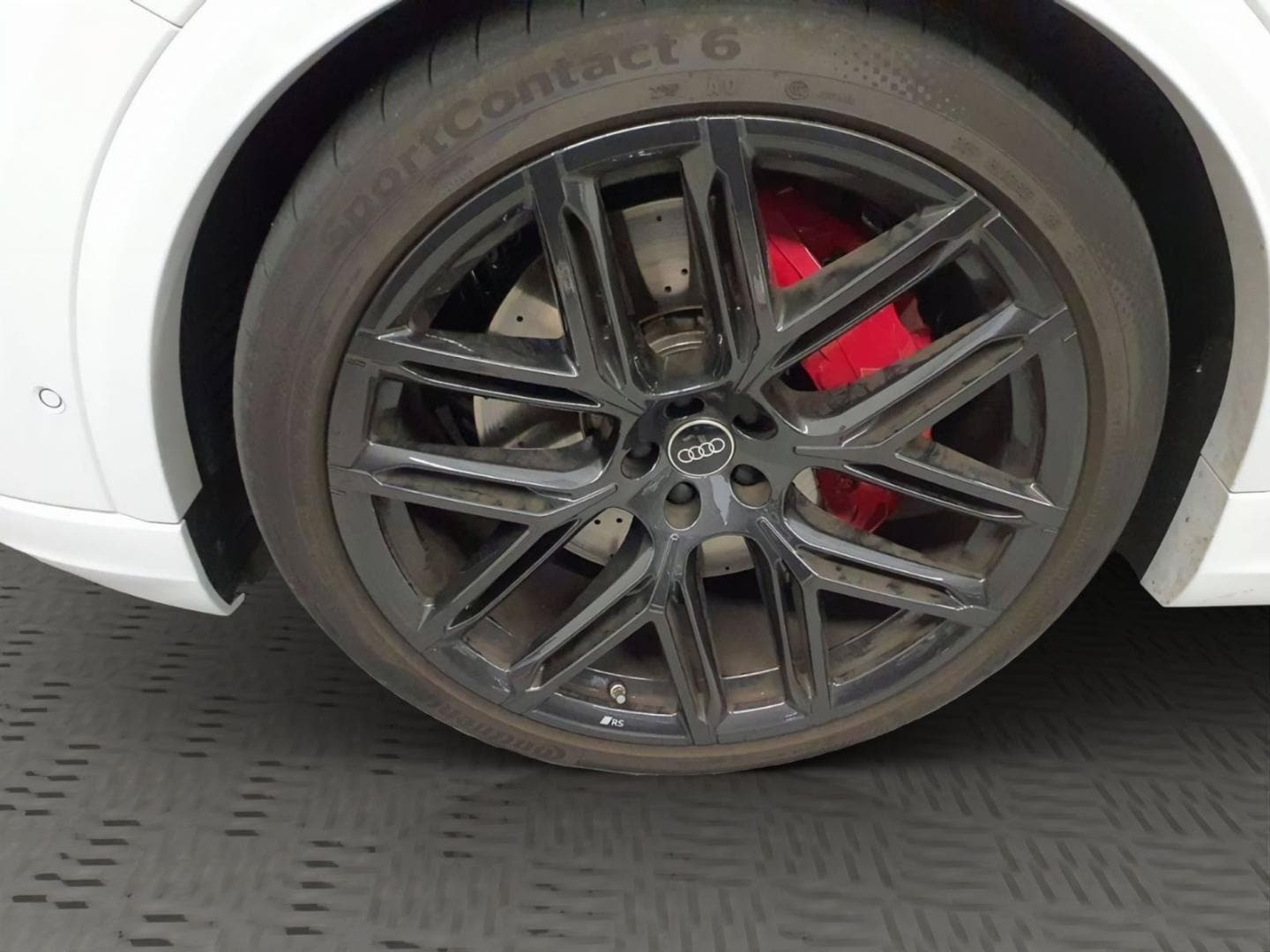 Bild über Audi RS Q8 SUV TFSI quattro 441 kW tiptronic - für weitere Informationen kontaktieren Sie den Audi Partner