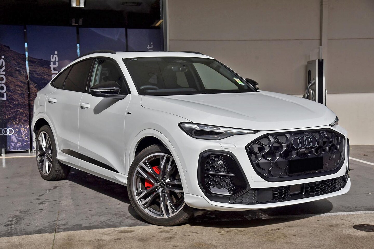 Image about Audi Q5 Sportback e-hybrid quattro S tronic