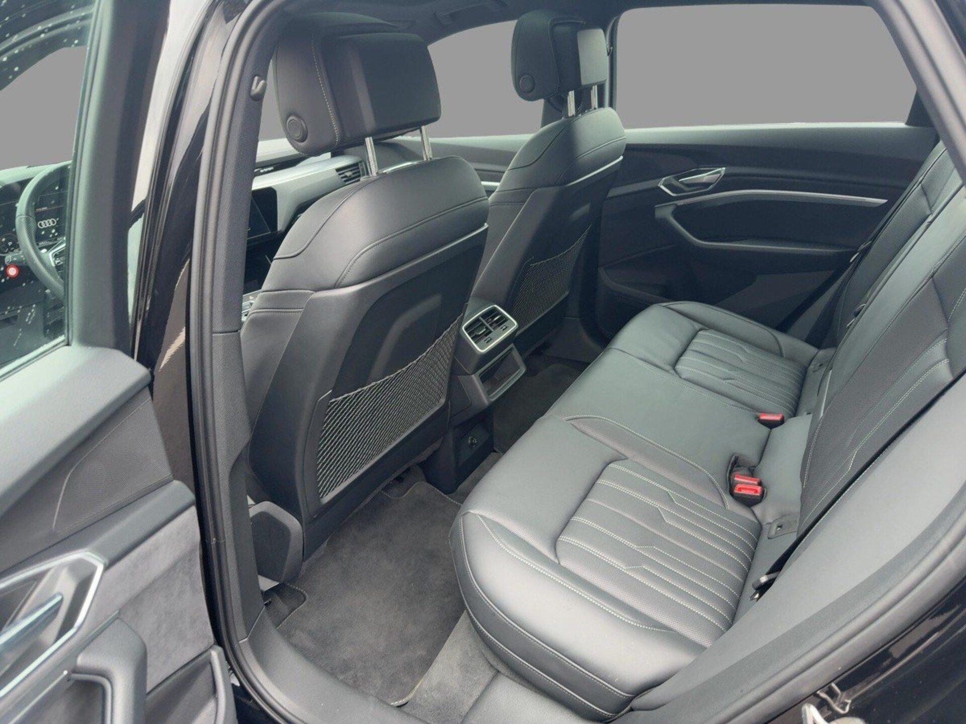Audi e-tron S line