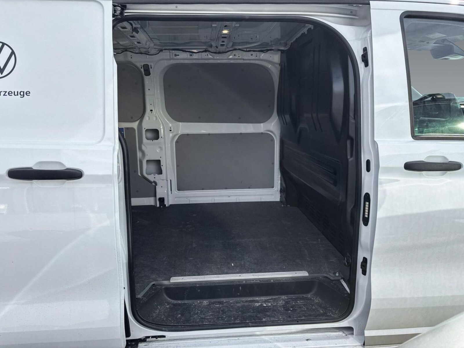 Volkswagen Transporter Kasten langer Radstand – Bild 9