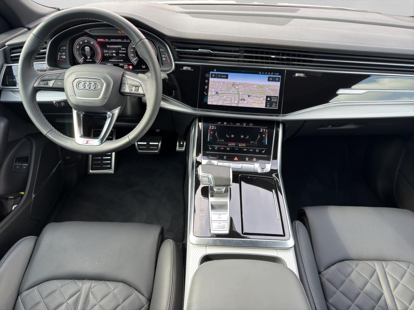 Bild über Audi Q8 SUV TFSI e S line business TFSI e quattro 290 kW tiptronic - für weitere Informationen kontaktieren Sie den Audi Partner