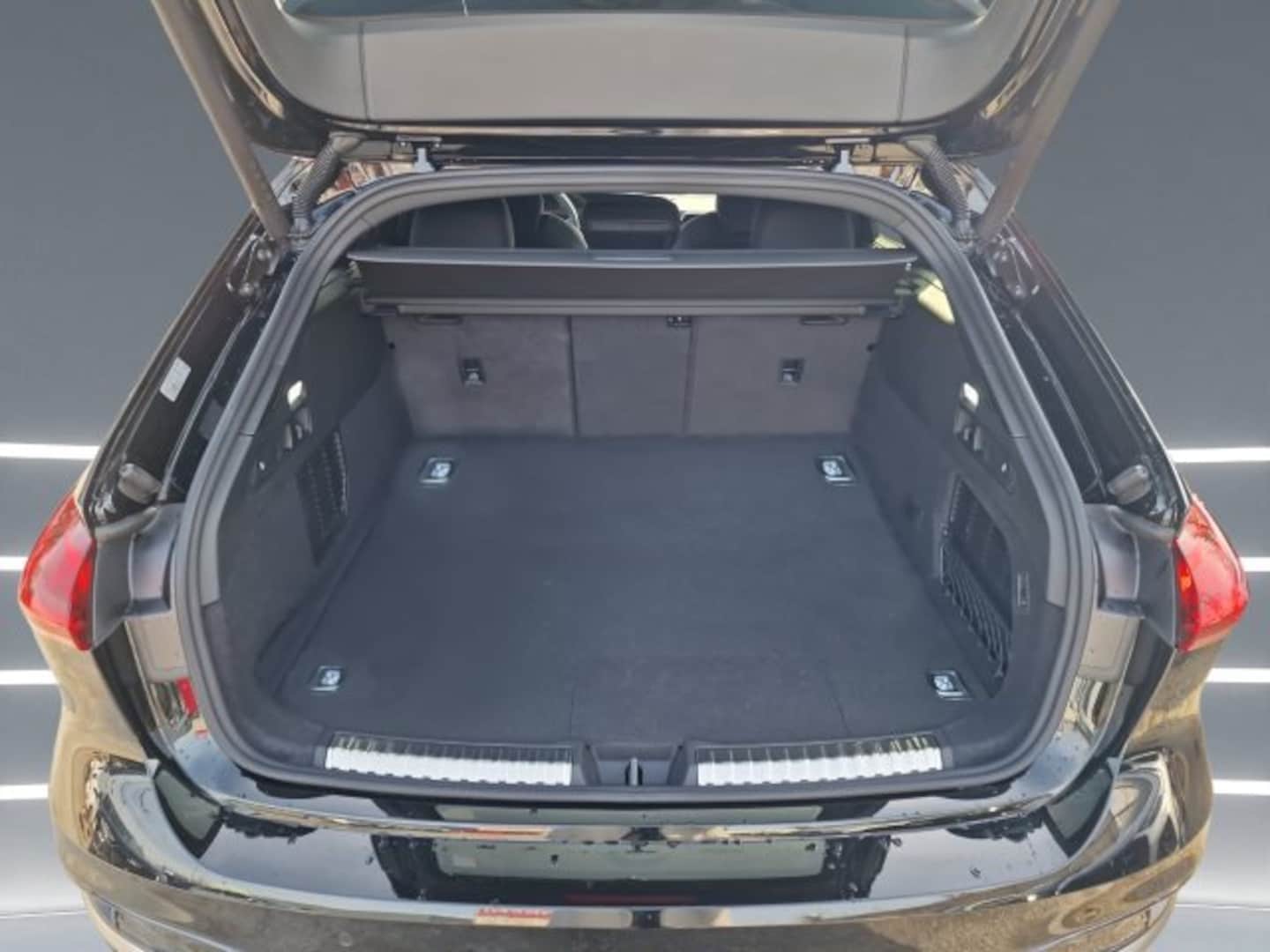 Bild über Audi A5 Avant e-hybrid e-hybrid quattro 220 kW S tronic - für weitere Informationen kontaktieren Sie den Audi Partner