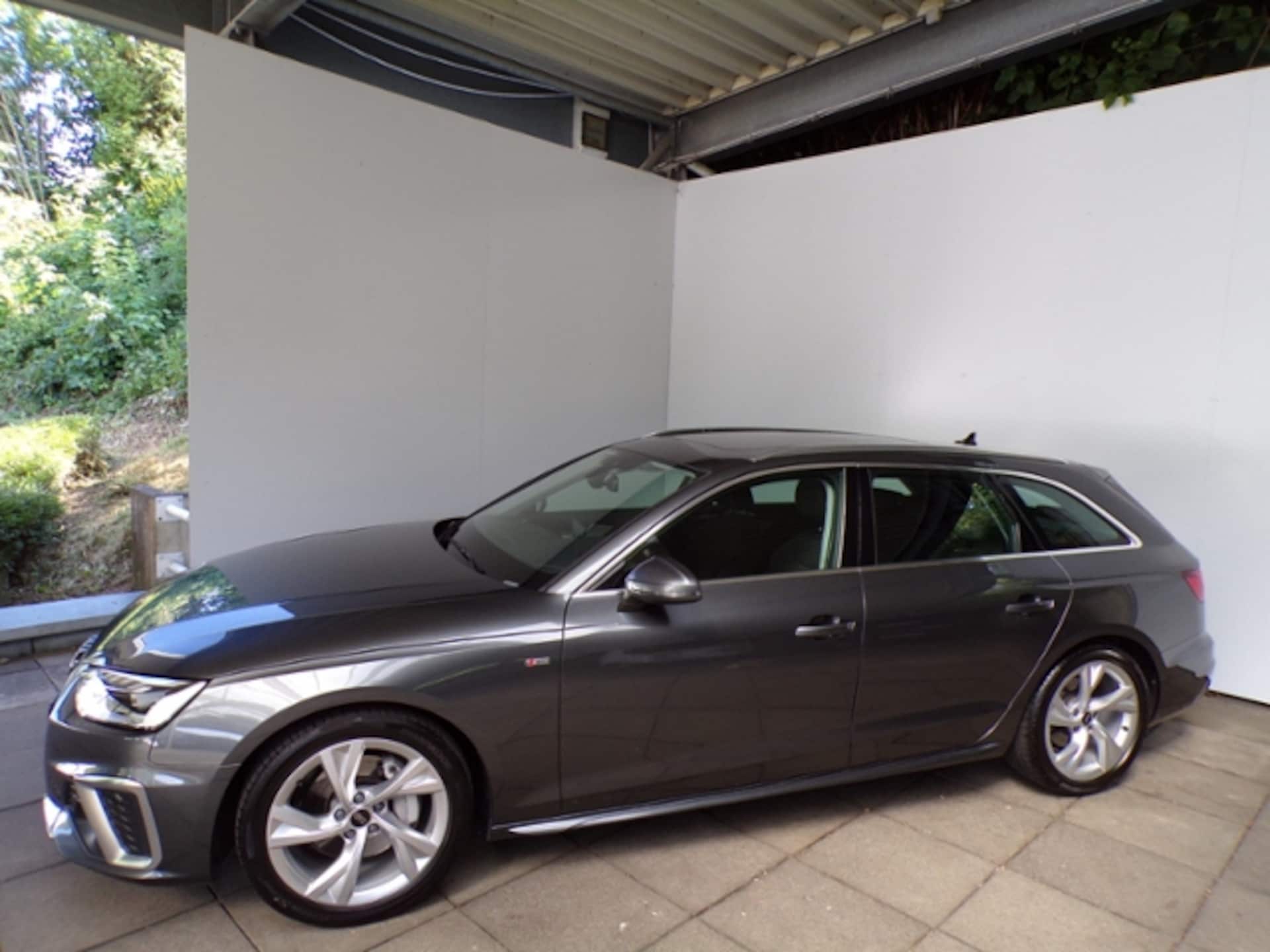 Audi A4 Avant S line