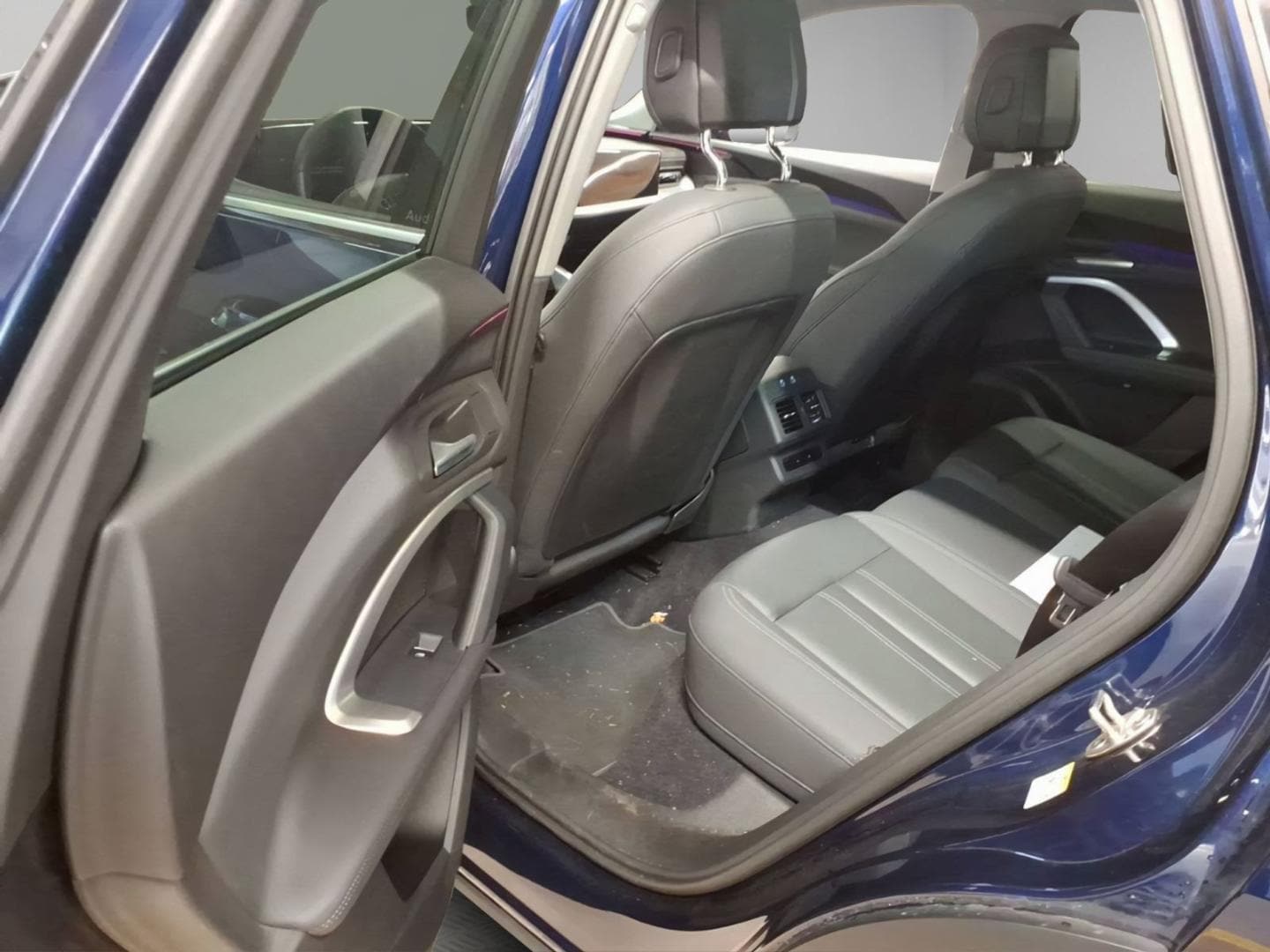 Bild über Audi Q5 SUV TDI quattro 150 kW S tronic - für weitere Informationen kontaktieren Sie den Audi Partner