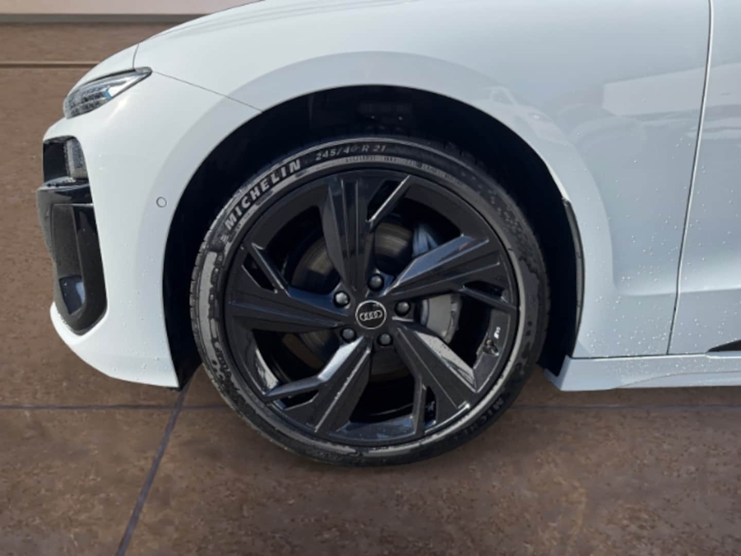 Bild über Audi A6 Avant e-tron e-tron performance - für weitere Informationen kontaktieren Sie den Audi Partner