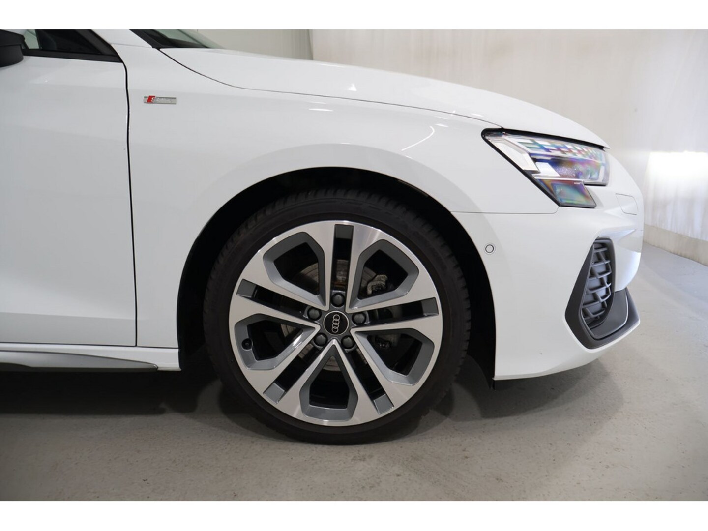 Bild über Audi A3 Sportback S line 35 TDI S tronic - für weitere Informationen kontaktieren Sie den Audi Partner