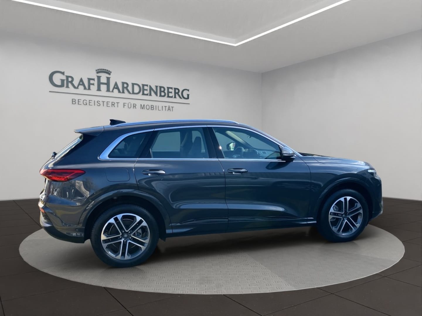 Bild über Audi Q5 SUV TDI quattro 150 kW S tronic - für weitere Informationen kontaktieren Sie den Audi Partner