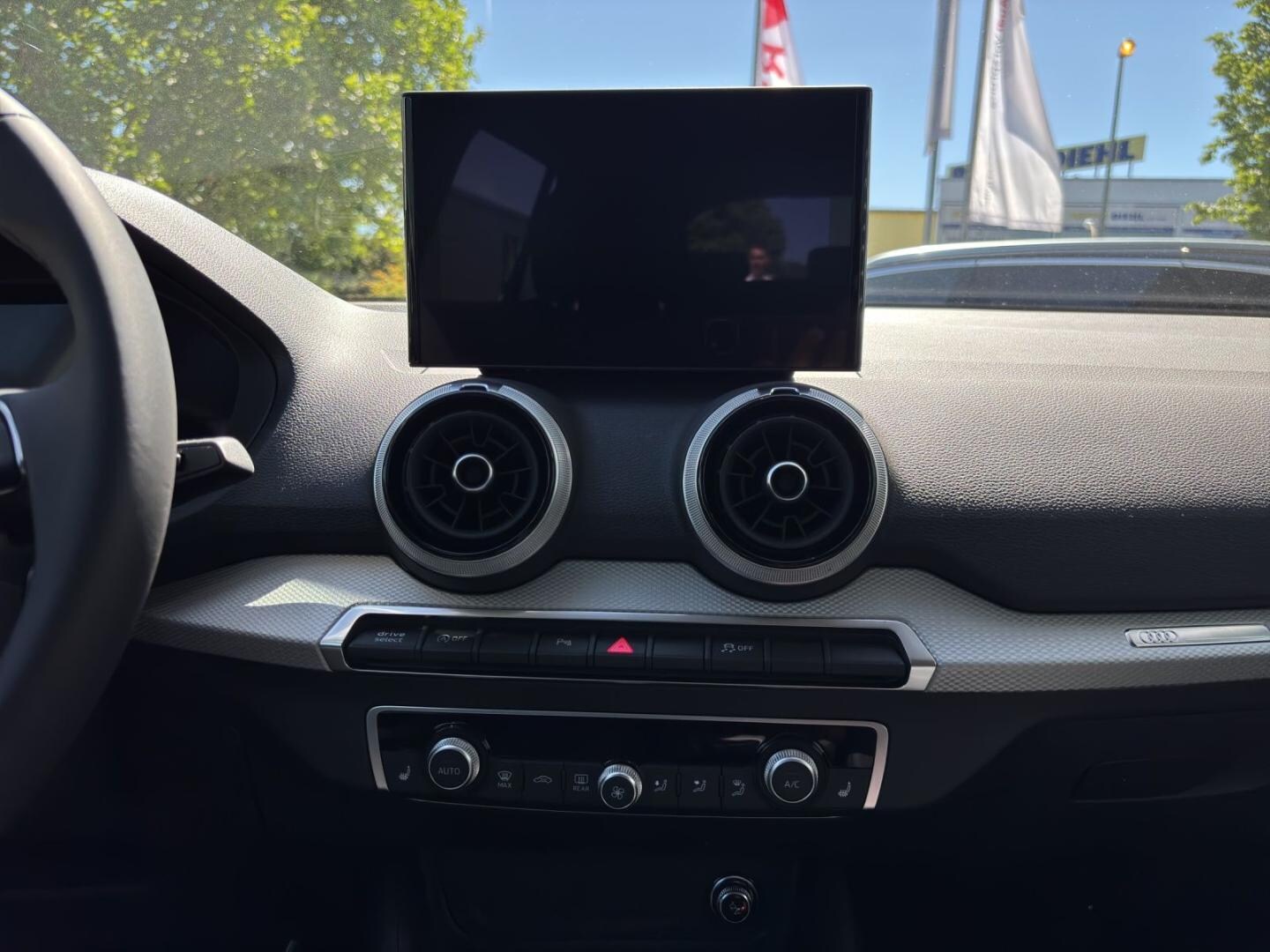 Bild über Audi Q2 advanced 35 TFSI 110(150) kW(PS) S tronic - für weitere Informationen kontaktieren Sie den Audi Partner