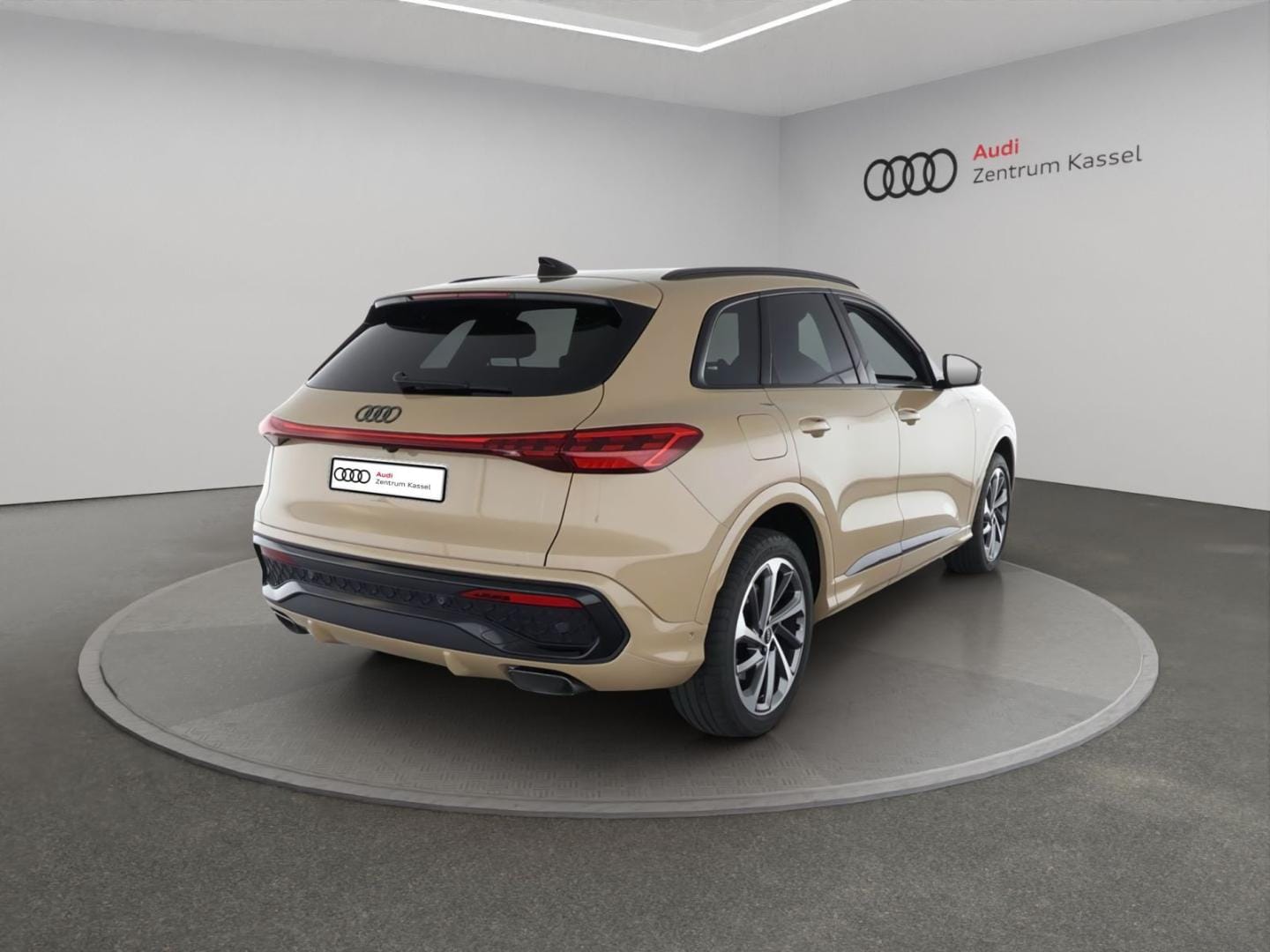 Bild über Audi Q5 SUV TFSI 150 kW S tronic - für weitere Informationen kontaktieren Sie den Audi Partner