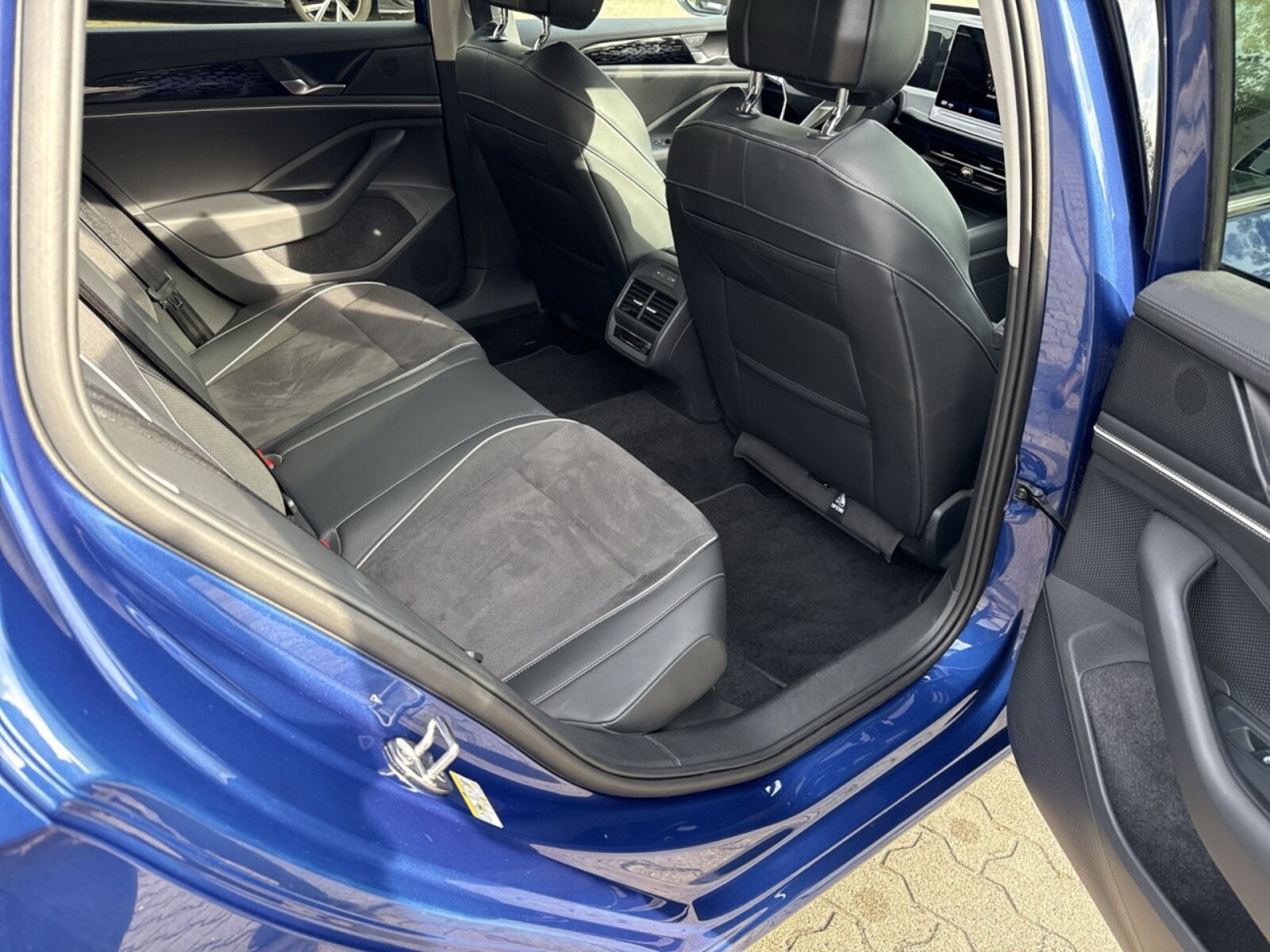 Volkswagen Passat – Bild 12