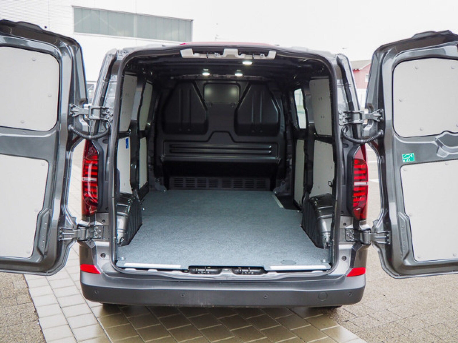 Volkswagen Transporter Kasten langer Radstand – Bild 18