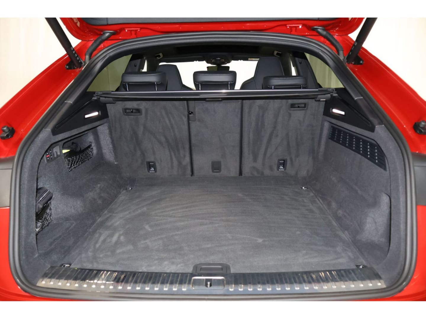 Bild über Audi Q8 SUV 50 TDI quattro tiptronic - für weitere Informationen kontaktieren Sie den Audi Partner