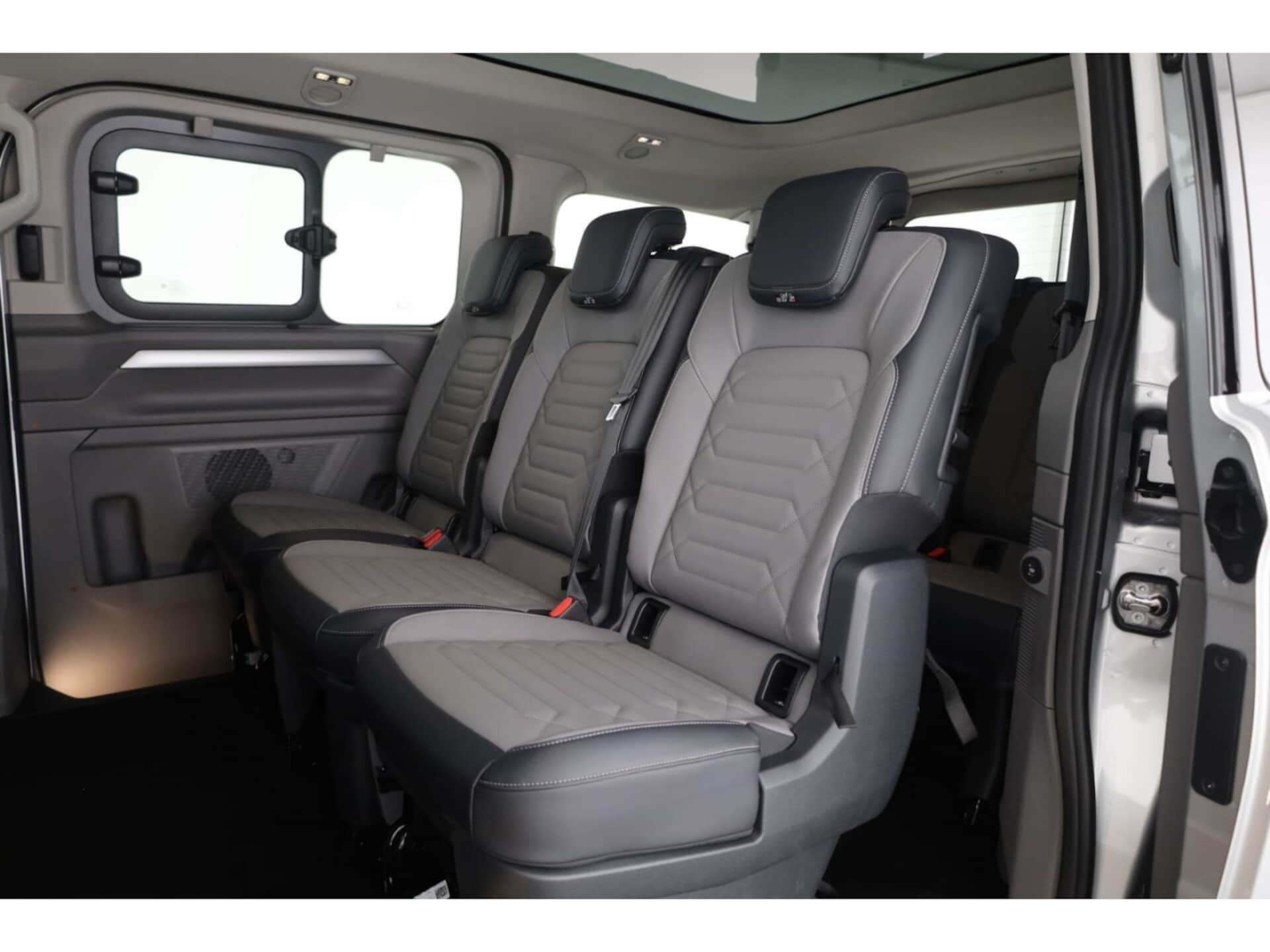 Volkswagen e-Caravelle Style