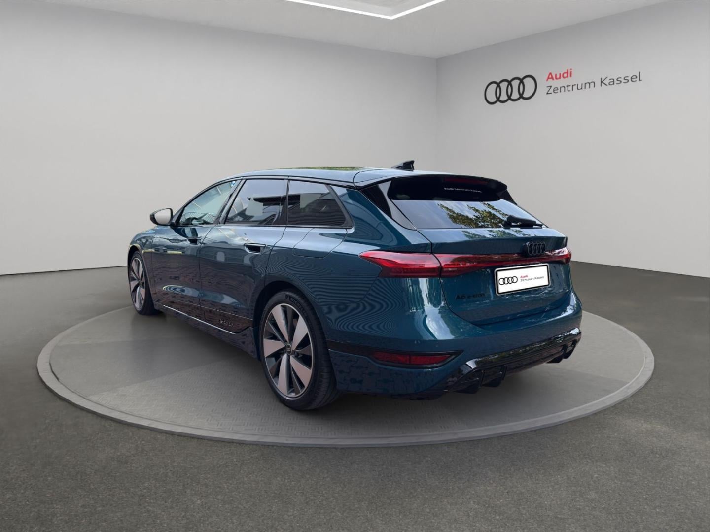Bild über Audi A6 Avant e-tron S line business e-tron performance 270 kW - für weitere Informationen kontaktieren Sie den Audi Partner