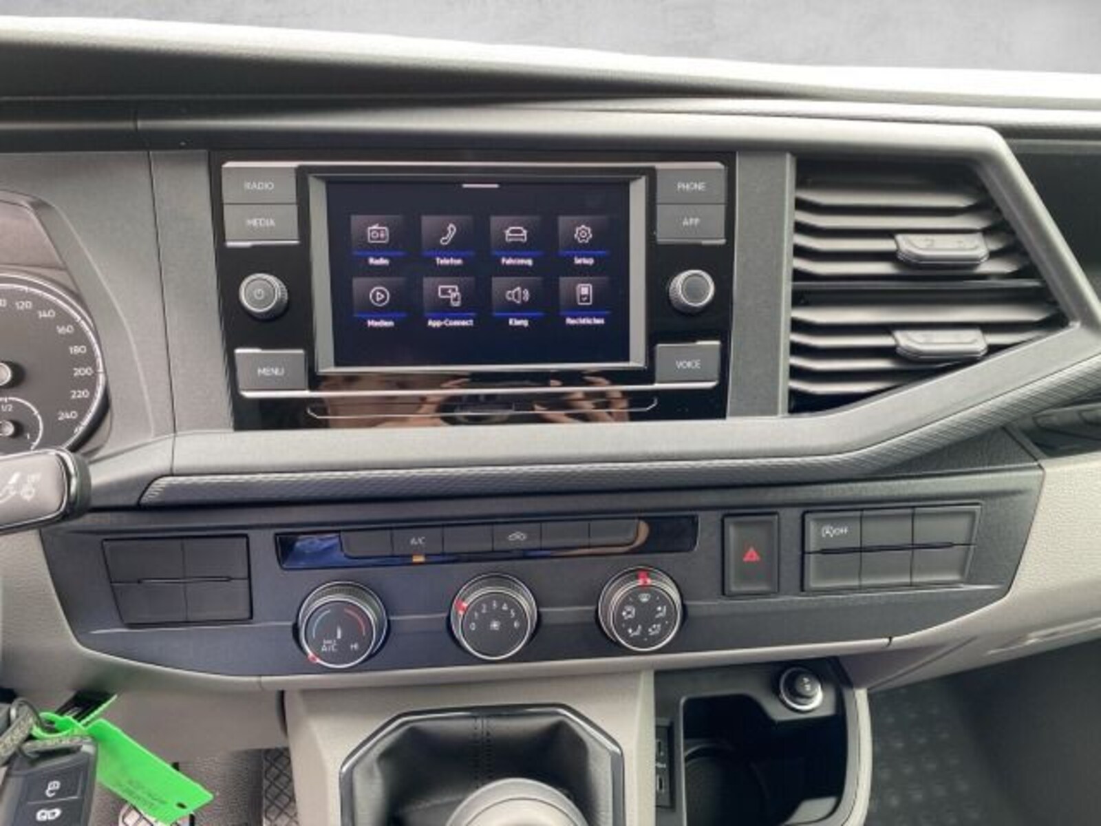 Volkswagen T6.1 Transporter Kasten kurzer Radstand – Bild 15