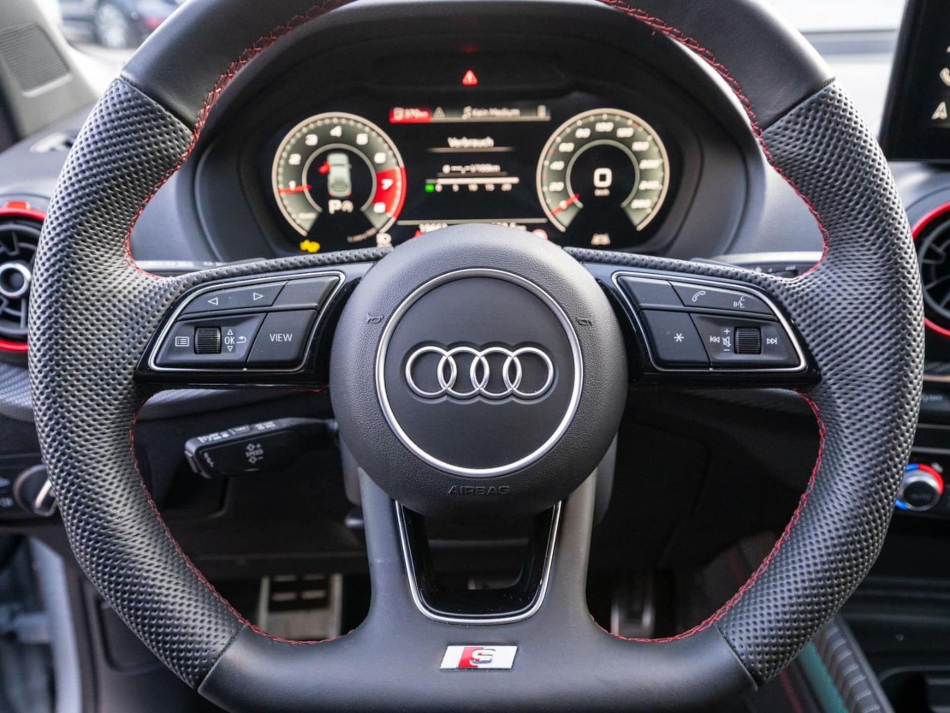 Audi Q2 S line