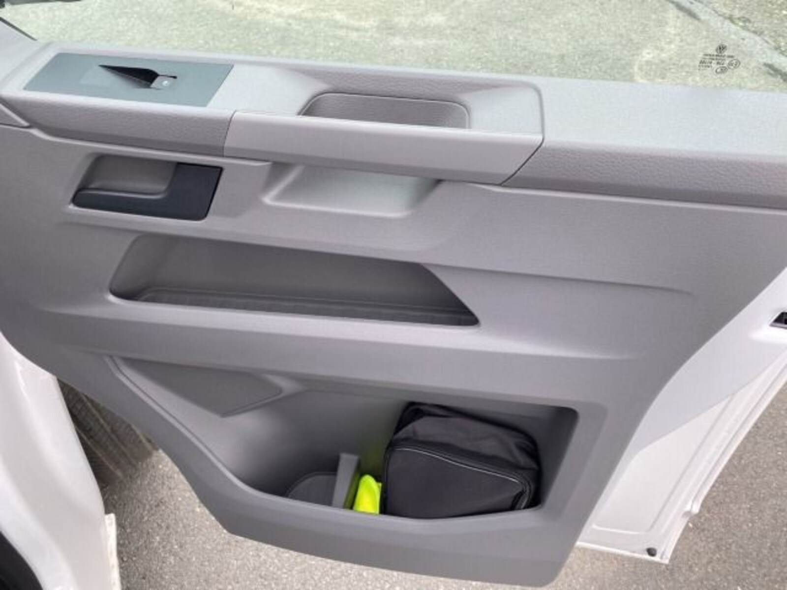 Volkswagen T6.1 Transporter Kasten kurzer Radstand – Bild 17