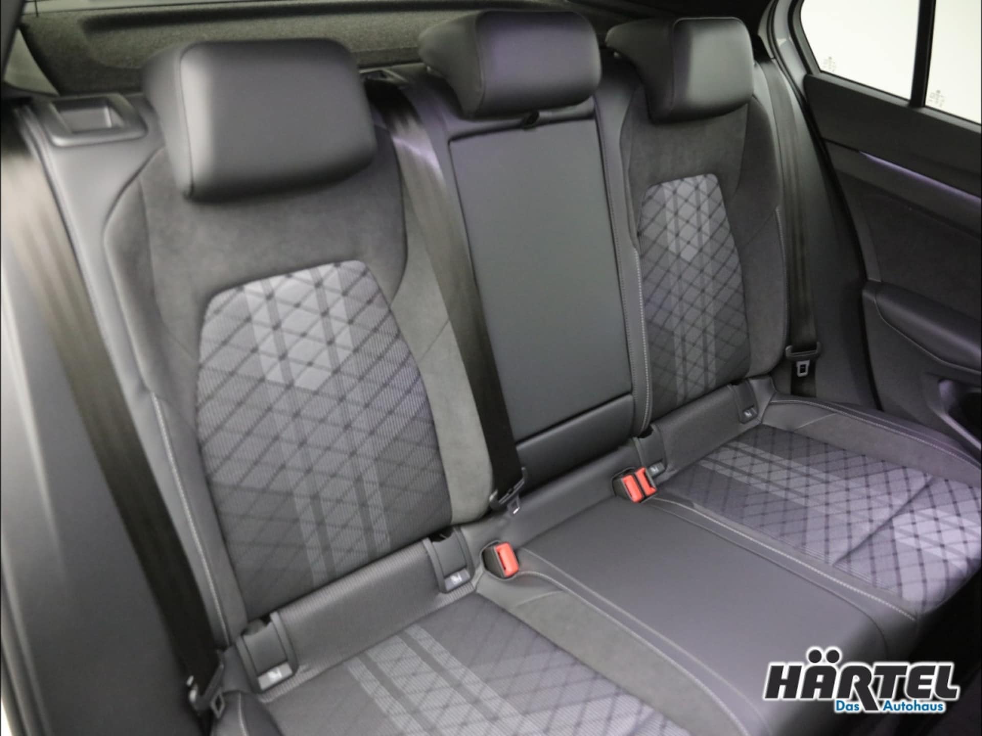 Volkswagen Golf R-Line