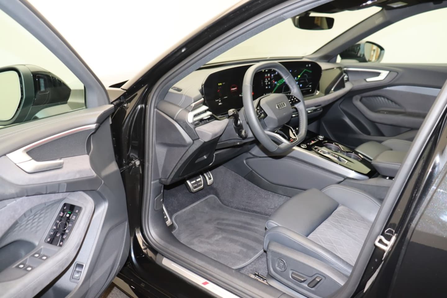Bild über Audi A5 Limousine TDI 150 kW S tronic - für weitere Informationen kontaktieren Sie den Audi Partner