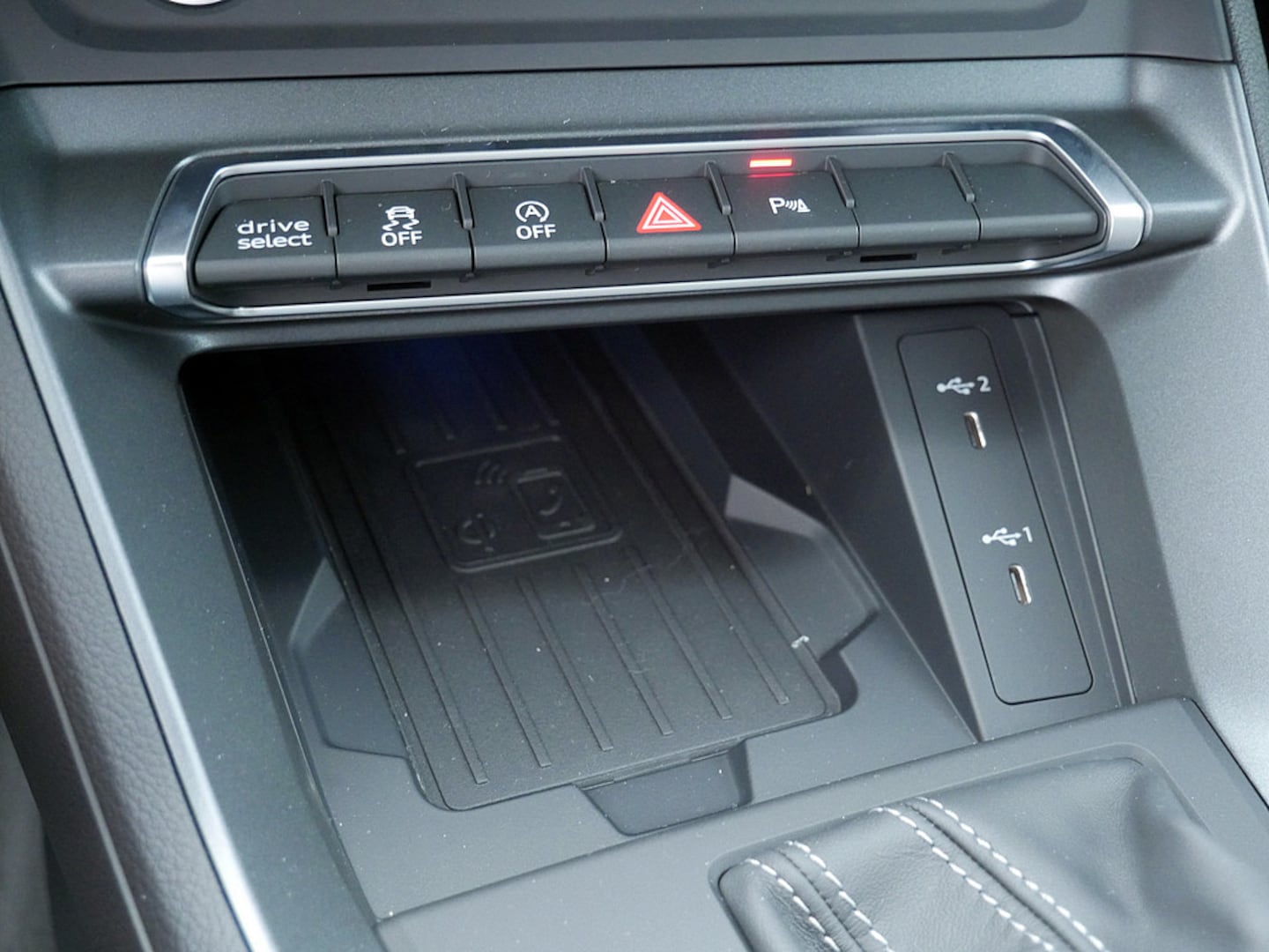 Bild über Audi Q3 TFSI quattro 180 kW S tronic - für weitere Informationen kontaktieren Sie den Audi Partner