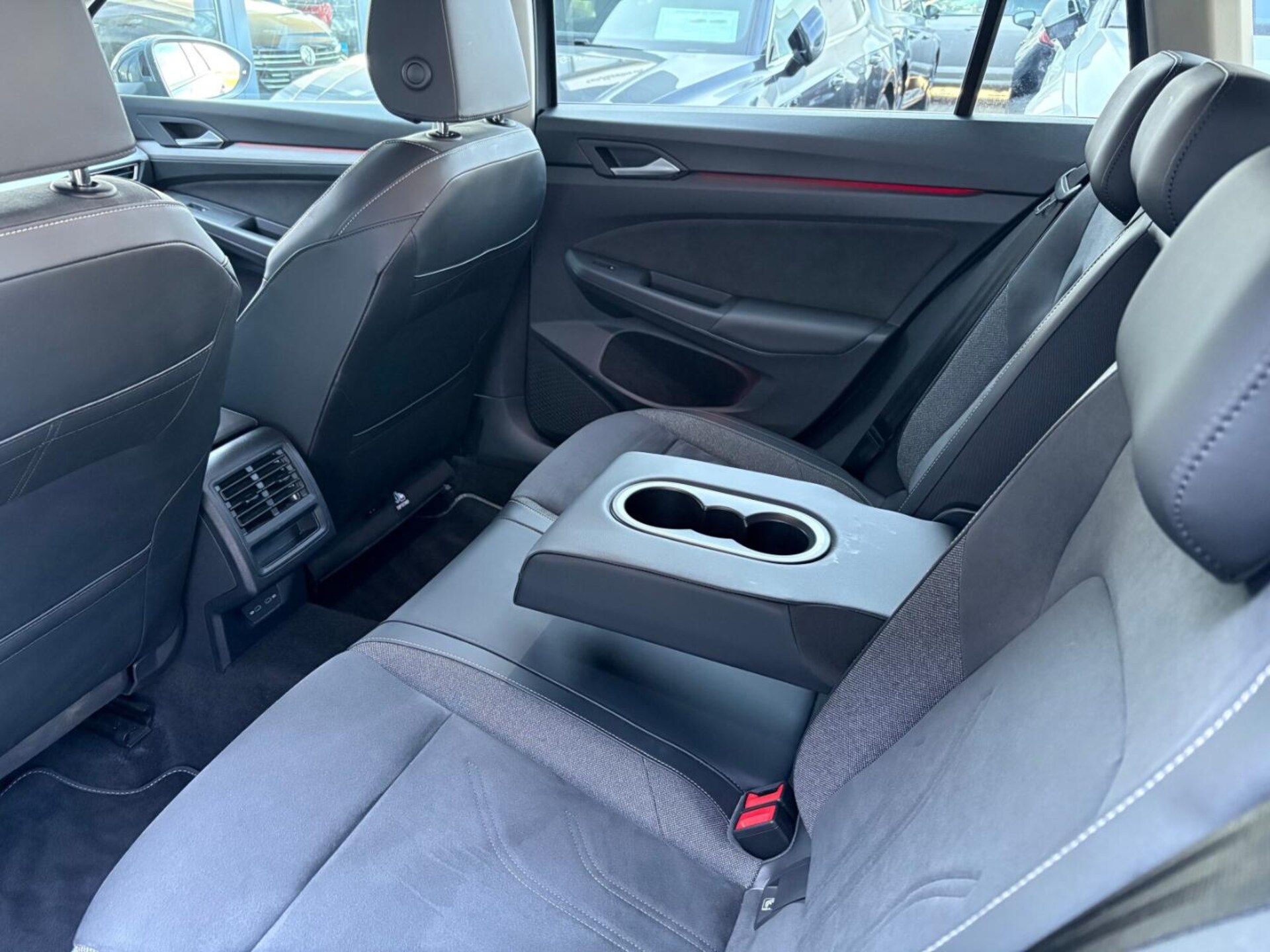 Volkswagen Golf Variant Life