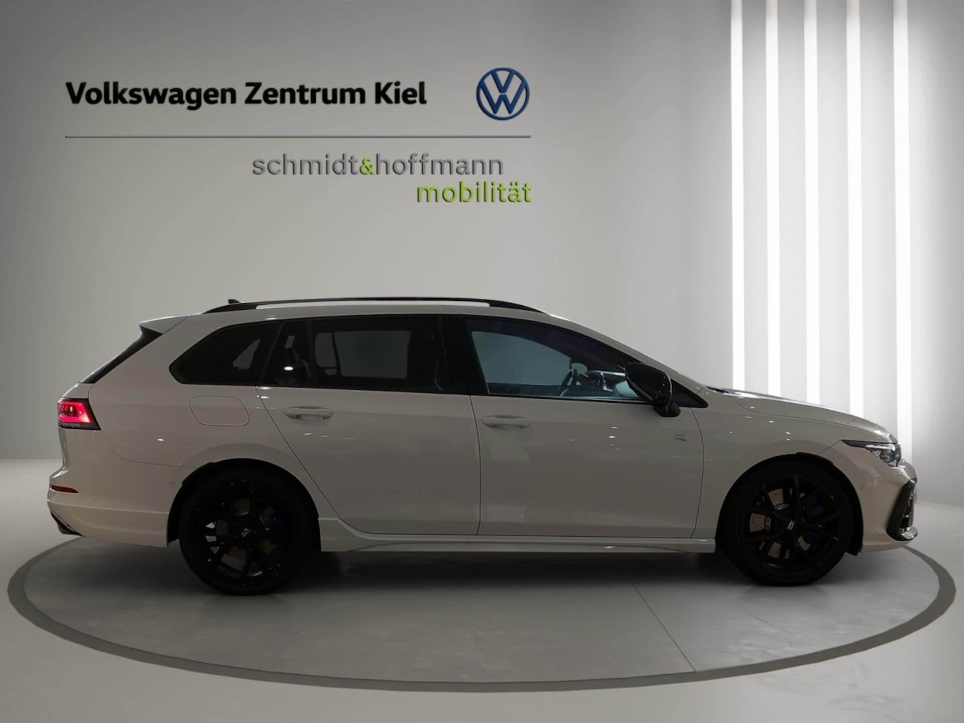 Volkswagen Golf Variant R