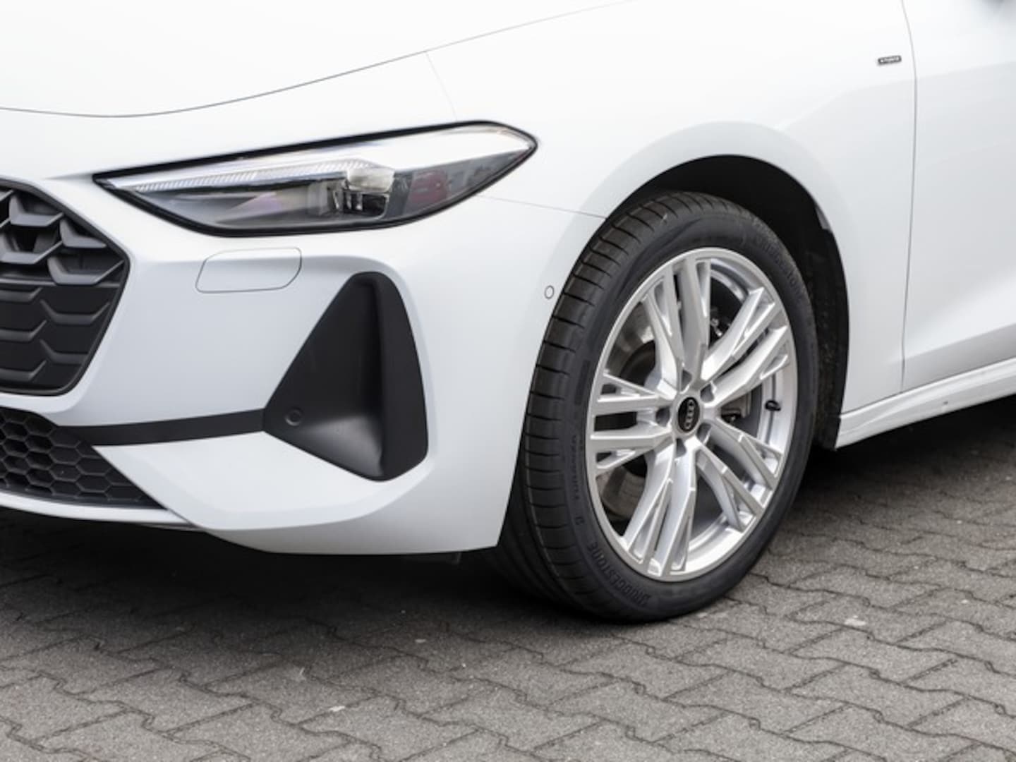 Bild über Audi A5 Avant e-hybrid e-hybrid quattro 220 kW S tronic - für weitere Informationen kontaktieren Sie den Audi Partner