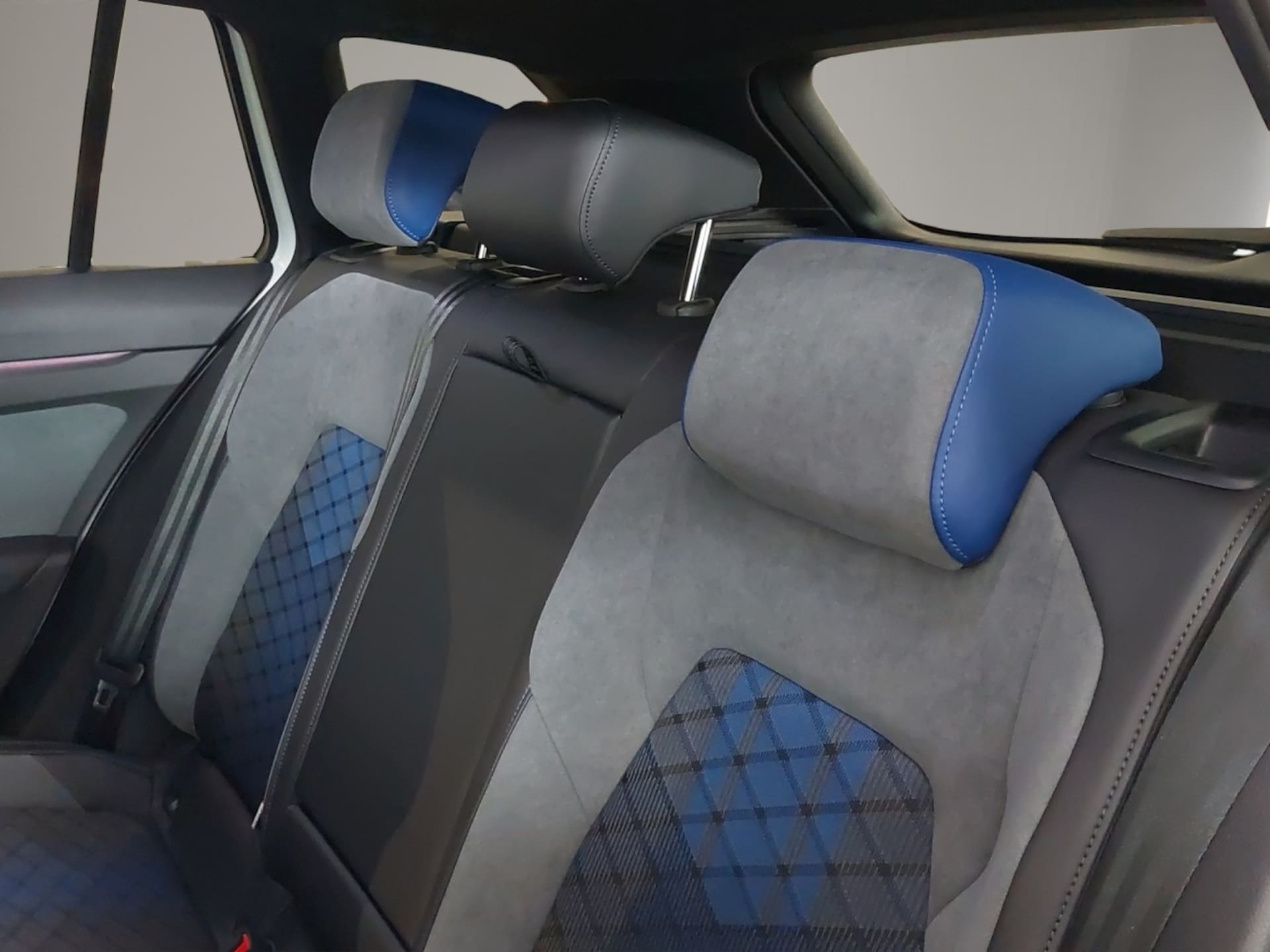Volkswagen Golf Variant R