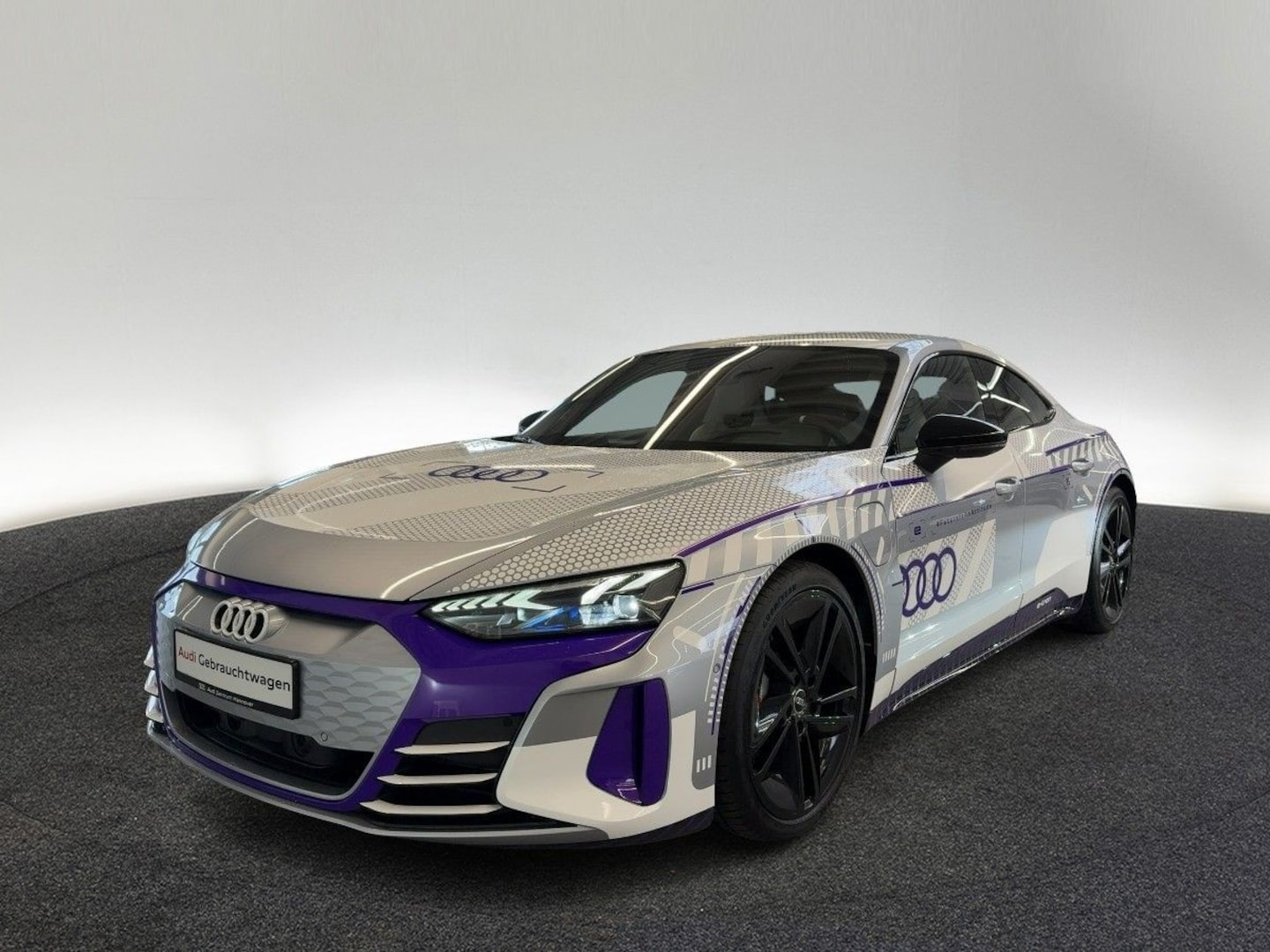 Bild über Audi RS e-tron GT e-tron quattro - für weitere Informationen kontaktieren Sie den Audi Partner