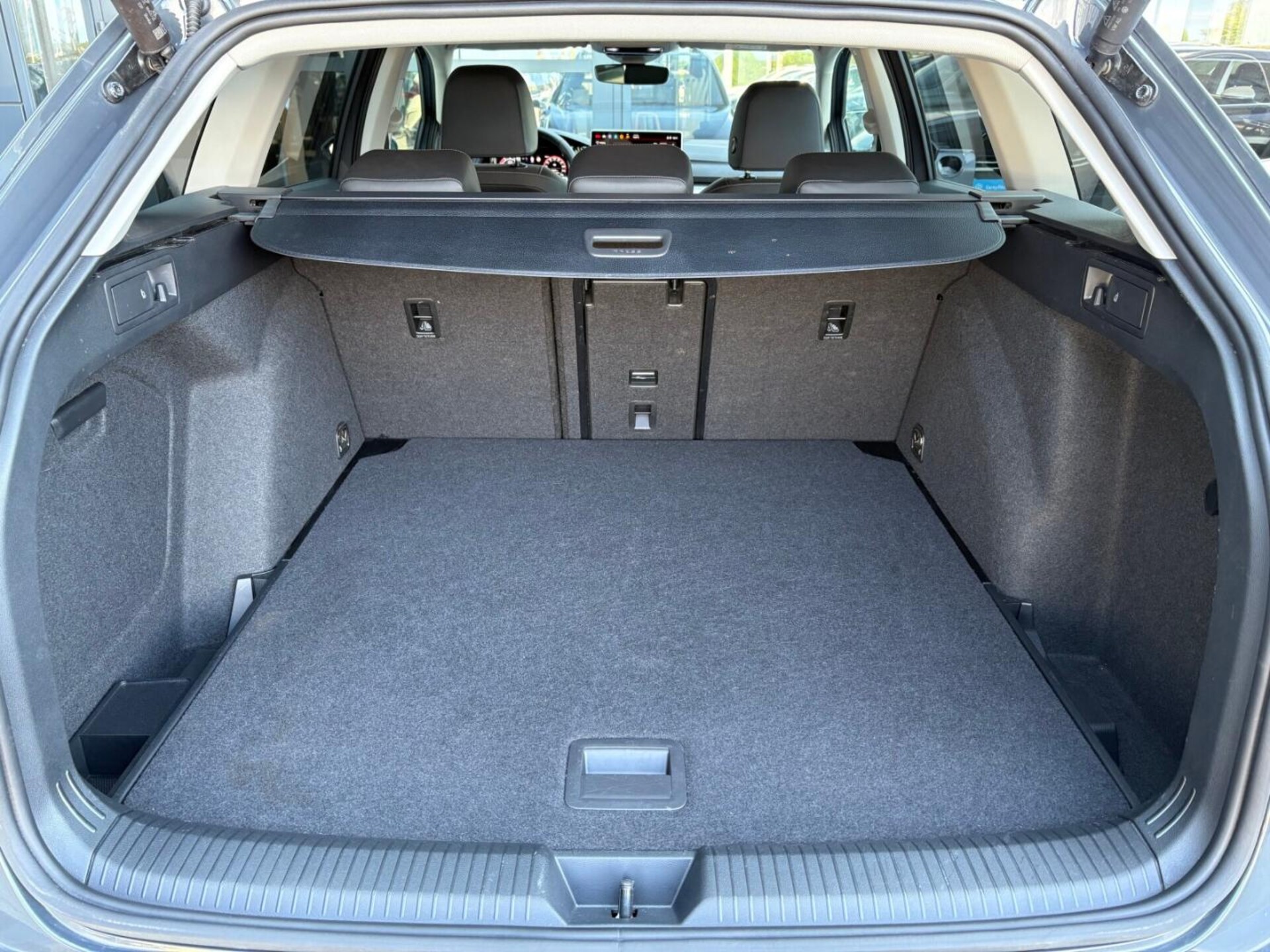 Volkswagen Golf Variant Life