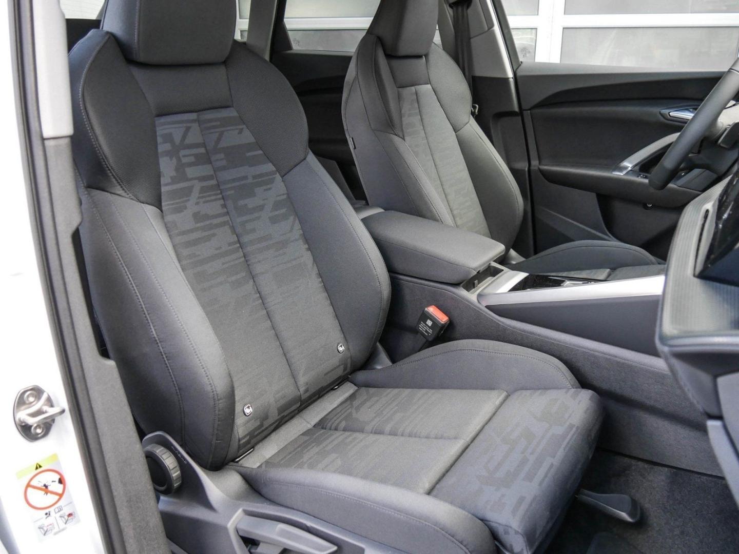 Bild über Audi Q5 SUV TDI quattro 150 kW S tronic - für weitere Informationen kontaktieren Sie den Audi Partner
