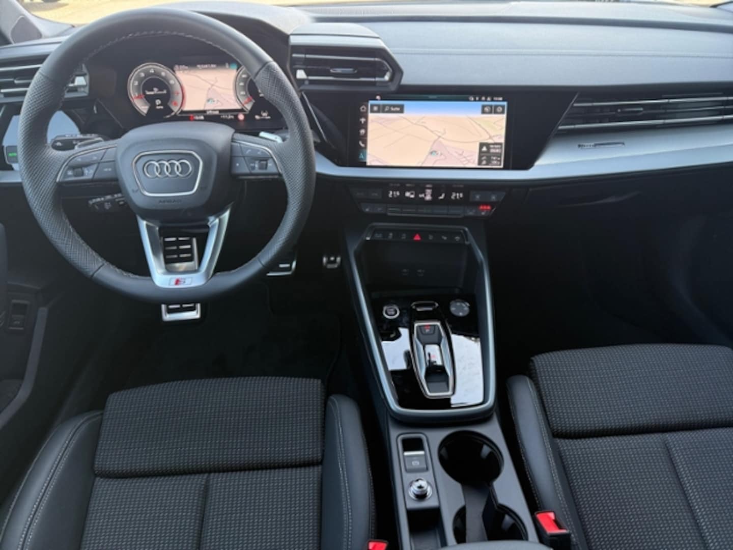 Bild über Audi A3 Sportback TFSI 110 kW S tronic - für weitere Informationen kontaktieren Sie den Audi Partner