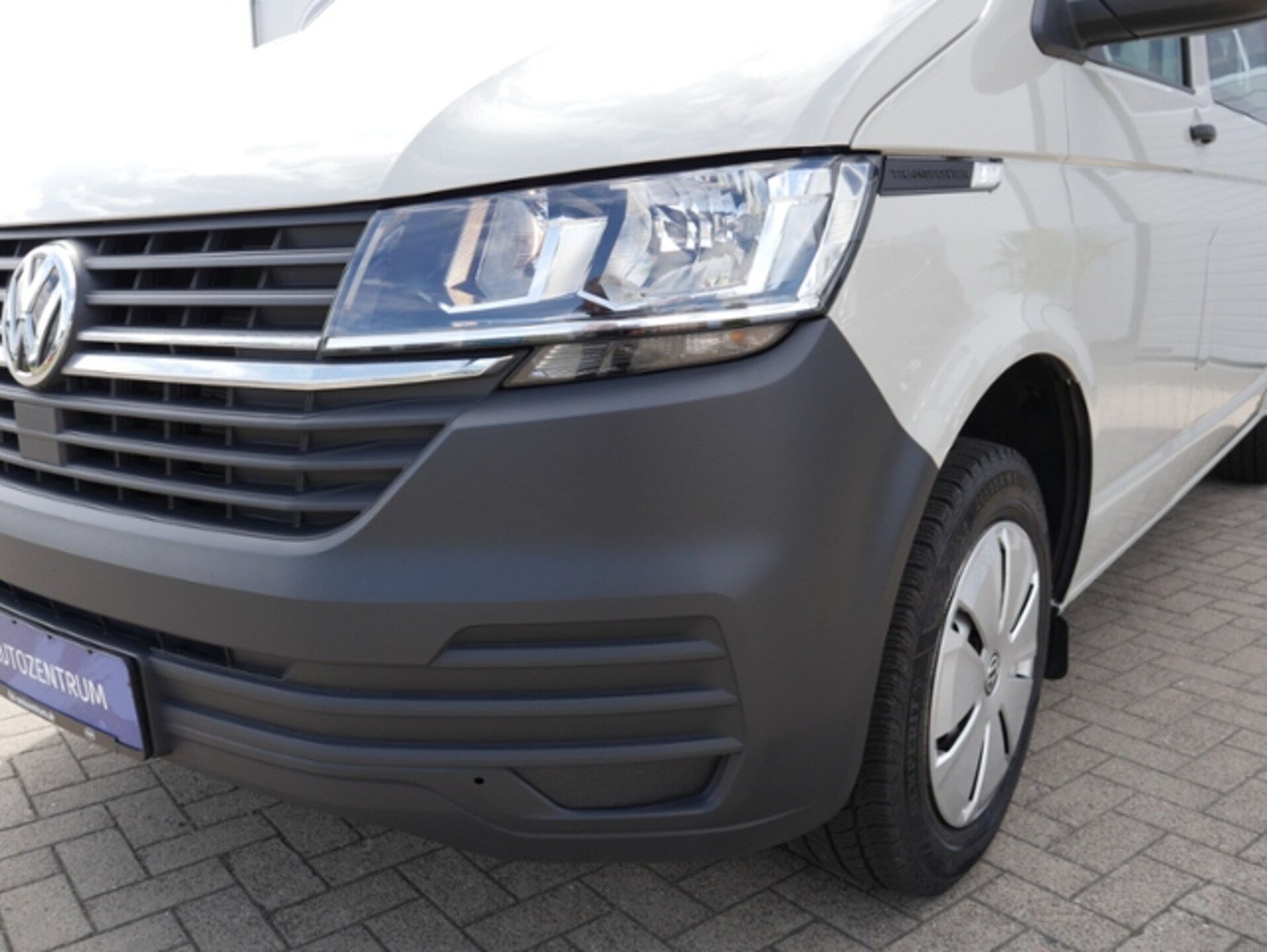 Volkswagen T6.1 Transporter Kombi langer Radstand