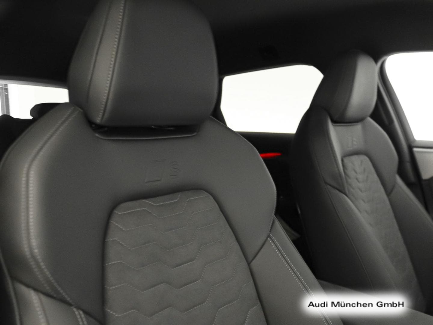 Bild über Audi A6 Avant e-tron S line business e-tron performance 270 kW - für weitere Informationen kontaktieren Sie den Audi Partner