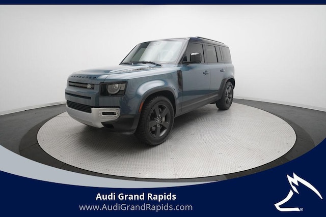 Photo of 2025 Land Rover Defender