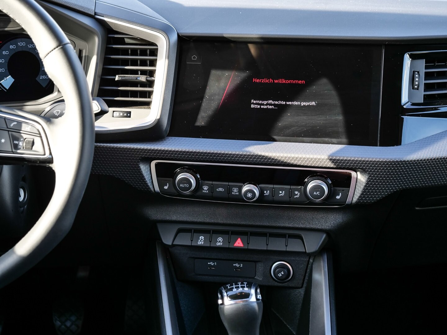 Bild über Audi A1 Sportback advanced 30 TFSI Schaltgetriebe - für weitere Informationen kontaktieren Sie den Audi Partner