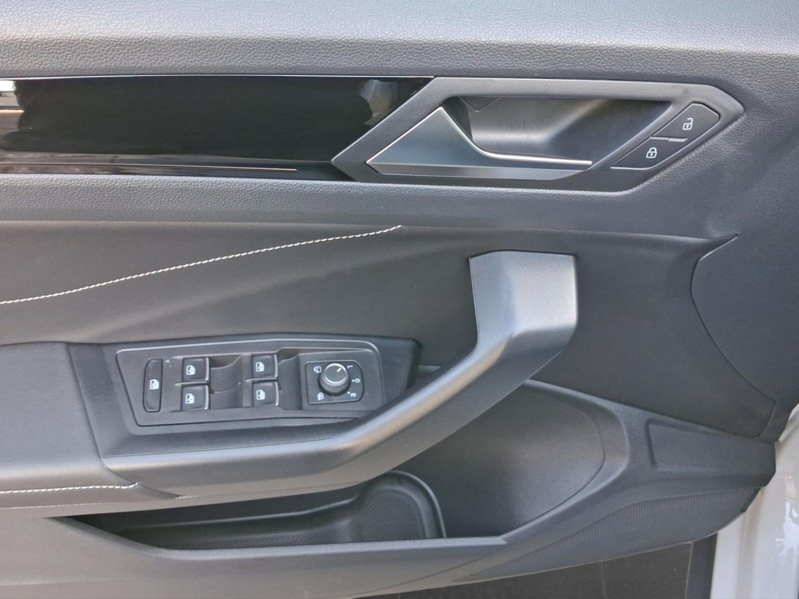 Volkswagen T-Roc – Bild 15