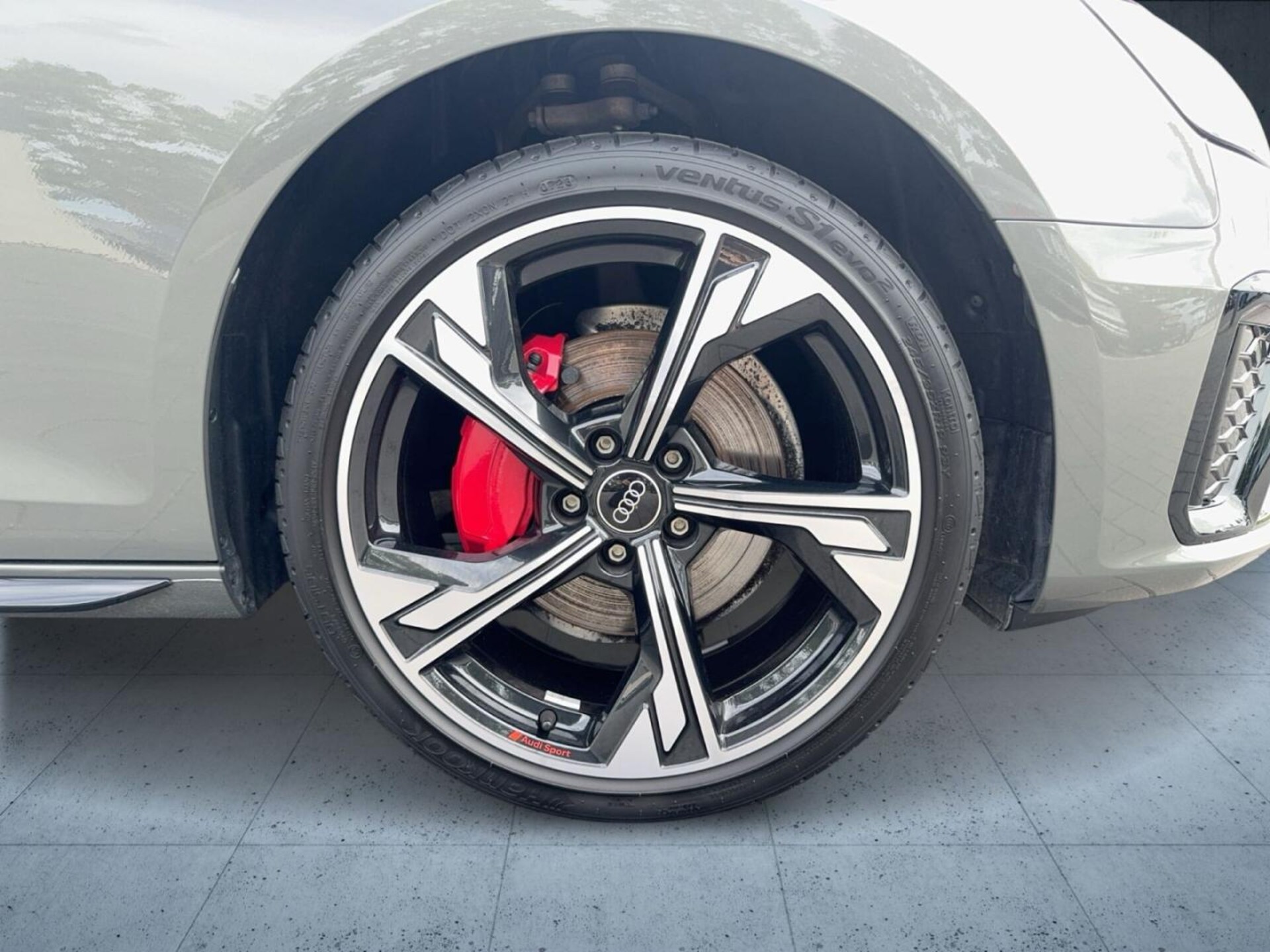 Audi A4 Avant S line