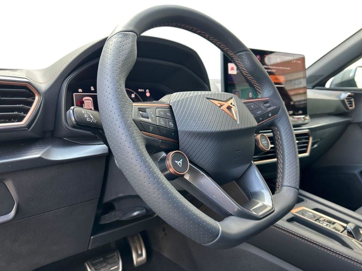 CUPRA Leon León 1.5 TSI e-Hybrid DSG 150 kW (204 CV) — photo 9