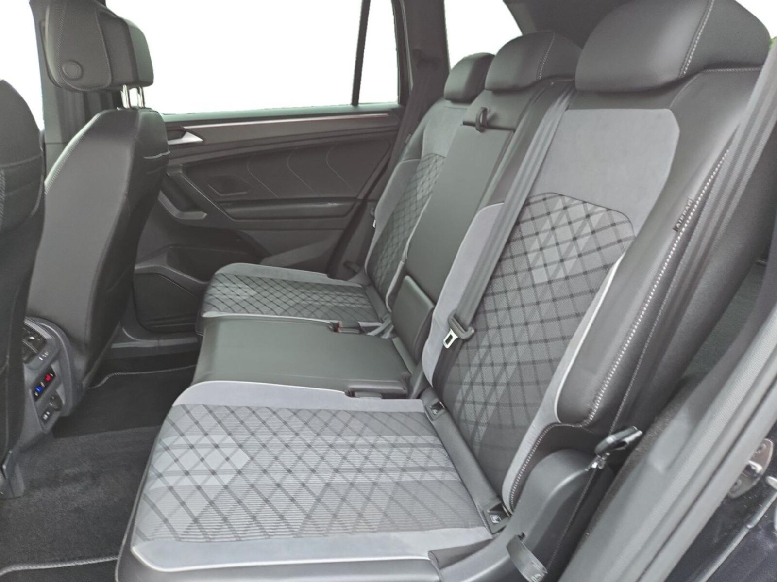 Volkswagen Tiguan Allspace – Bild 10