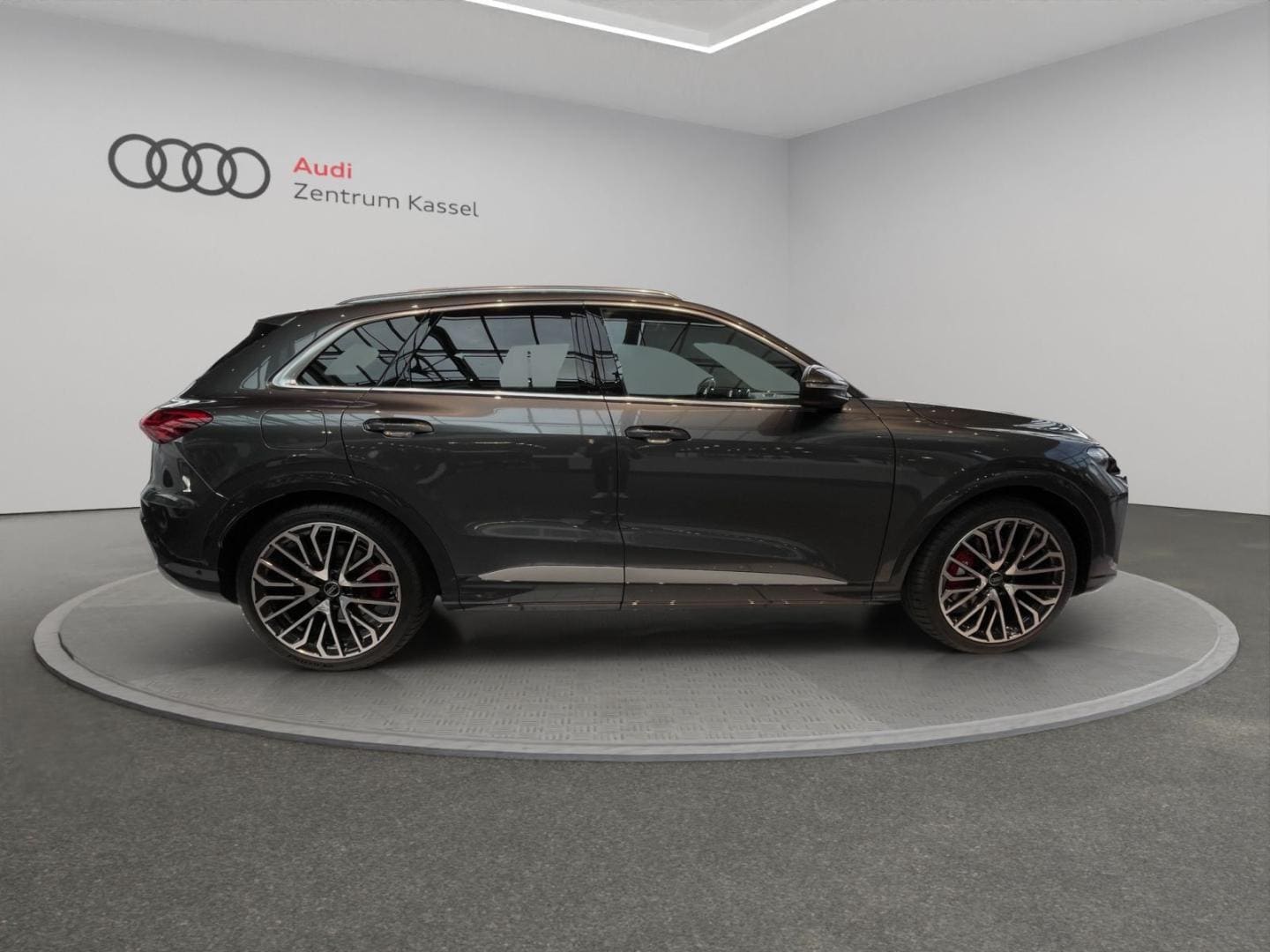 Bild über Audi SQ5 SUV TFSI 270 kW S tronic - für weitere Informationen kontaktieren Sie den Audi Partner