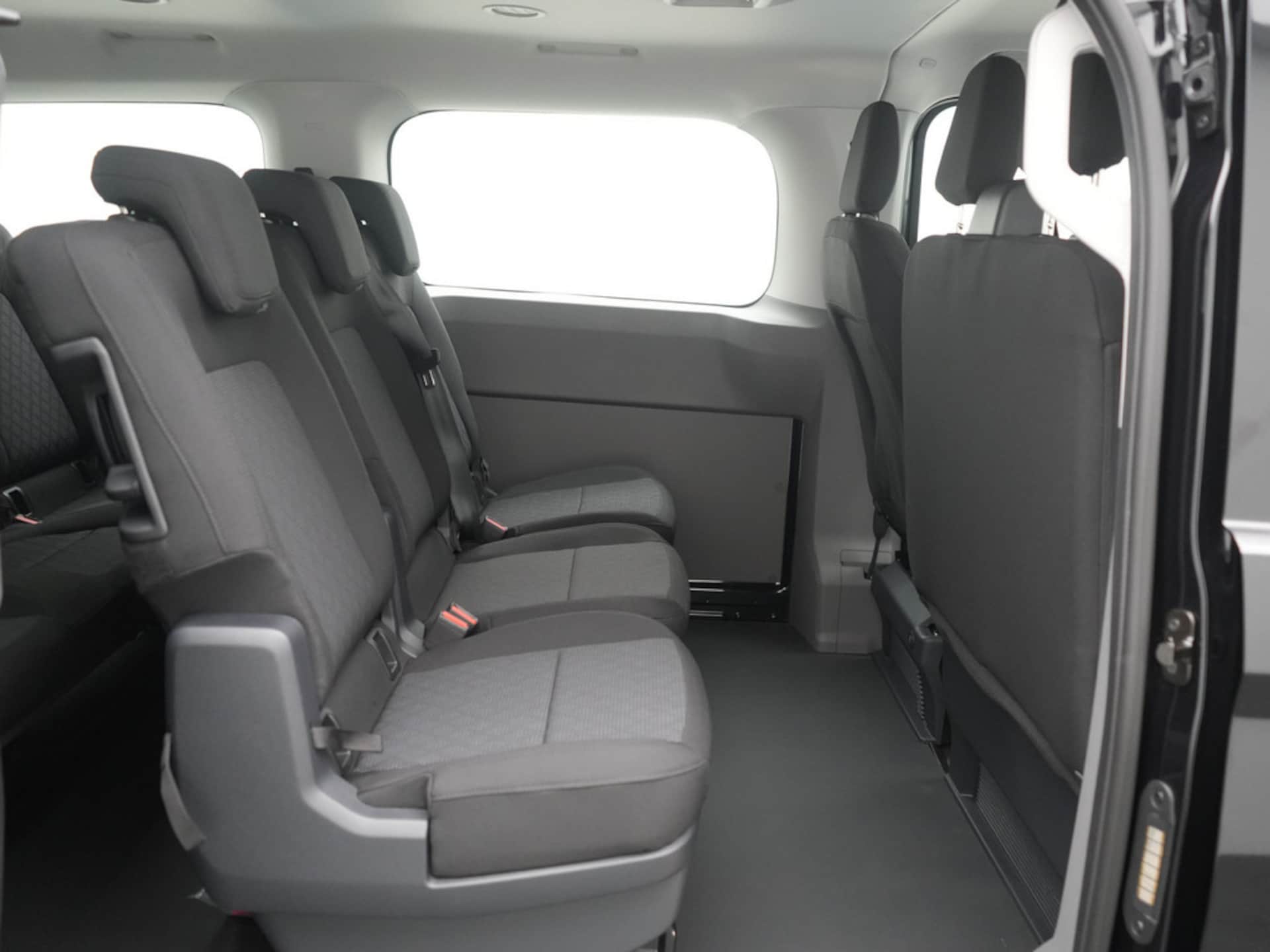 Volkswagen Transporter Kombi kurzer Radstand