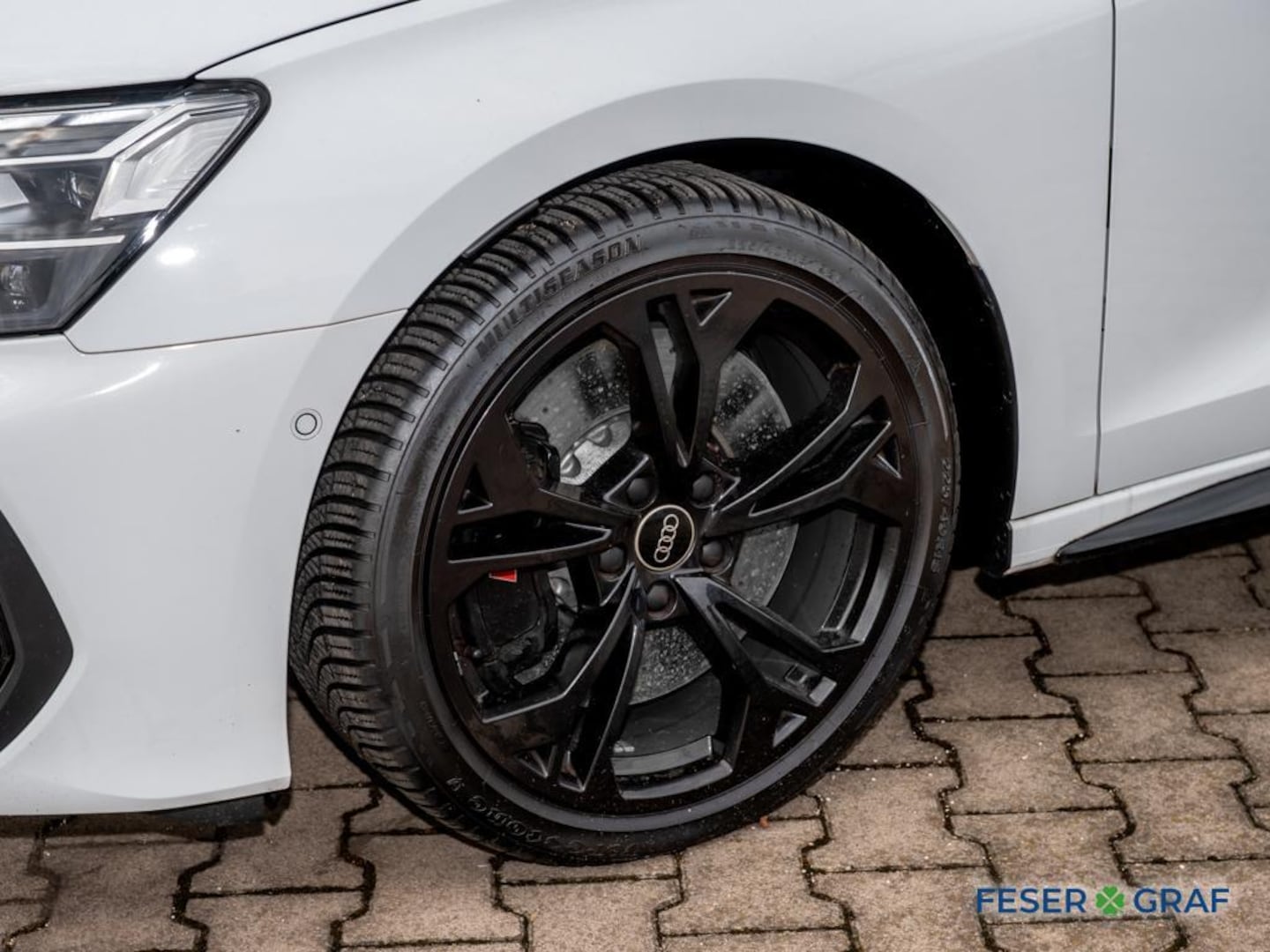 Bild über Audi S3 Limousine TFSI quattro S tronic - für weitere Informationen kontaktieren Sie den Audi Partner