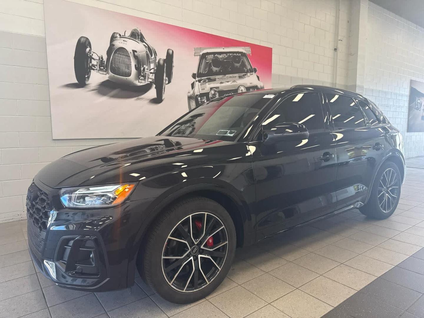 2023 Audi SQ5 Premium Plus's photo