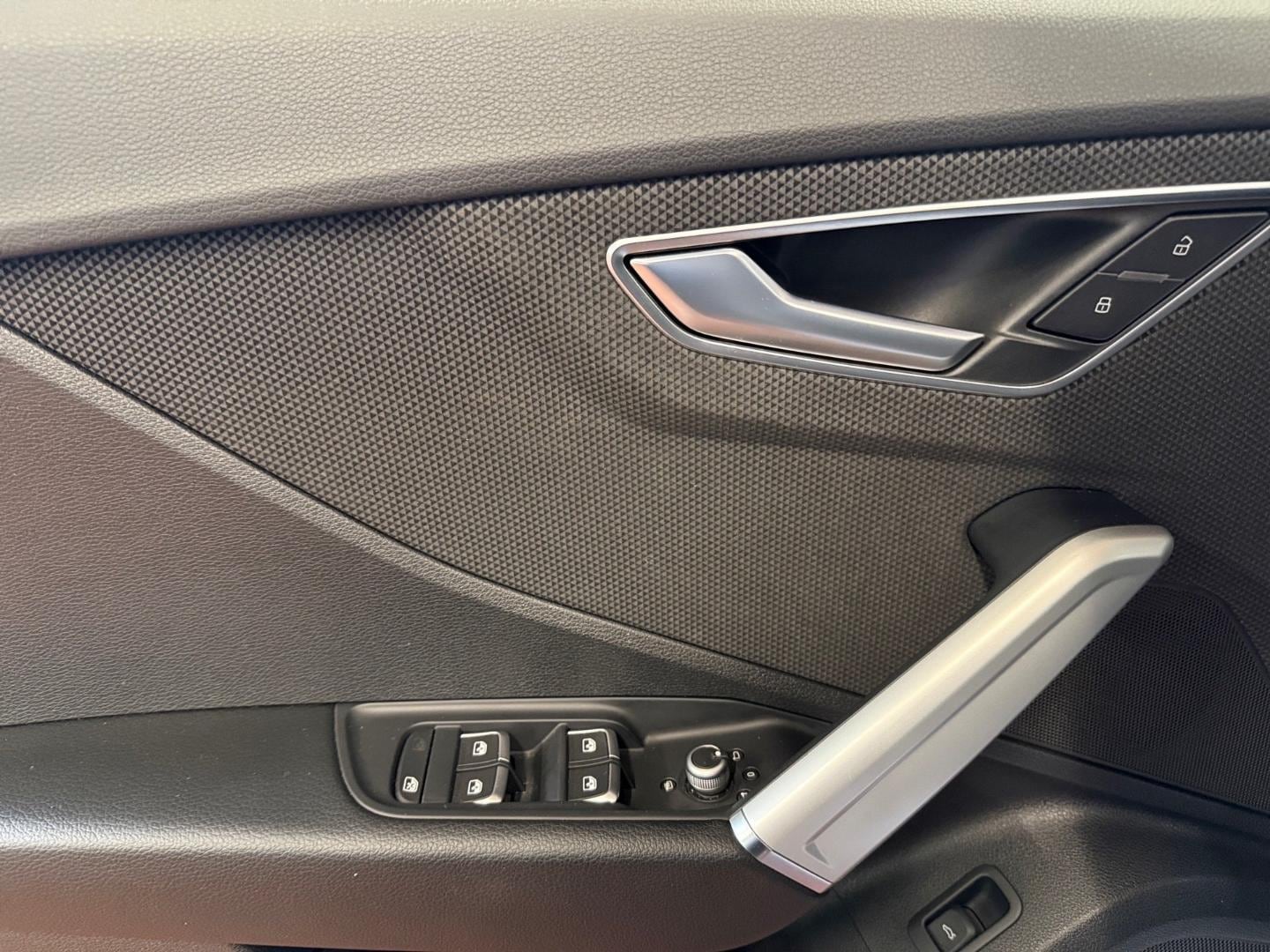 Bild über Audi Q2 advanced 35 TFSI S tronic - für weitere Informationen kontaktieren Sie den Audi Partner